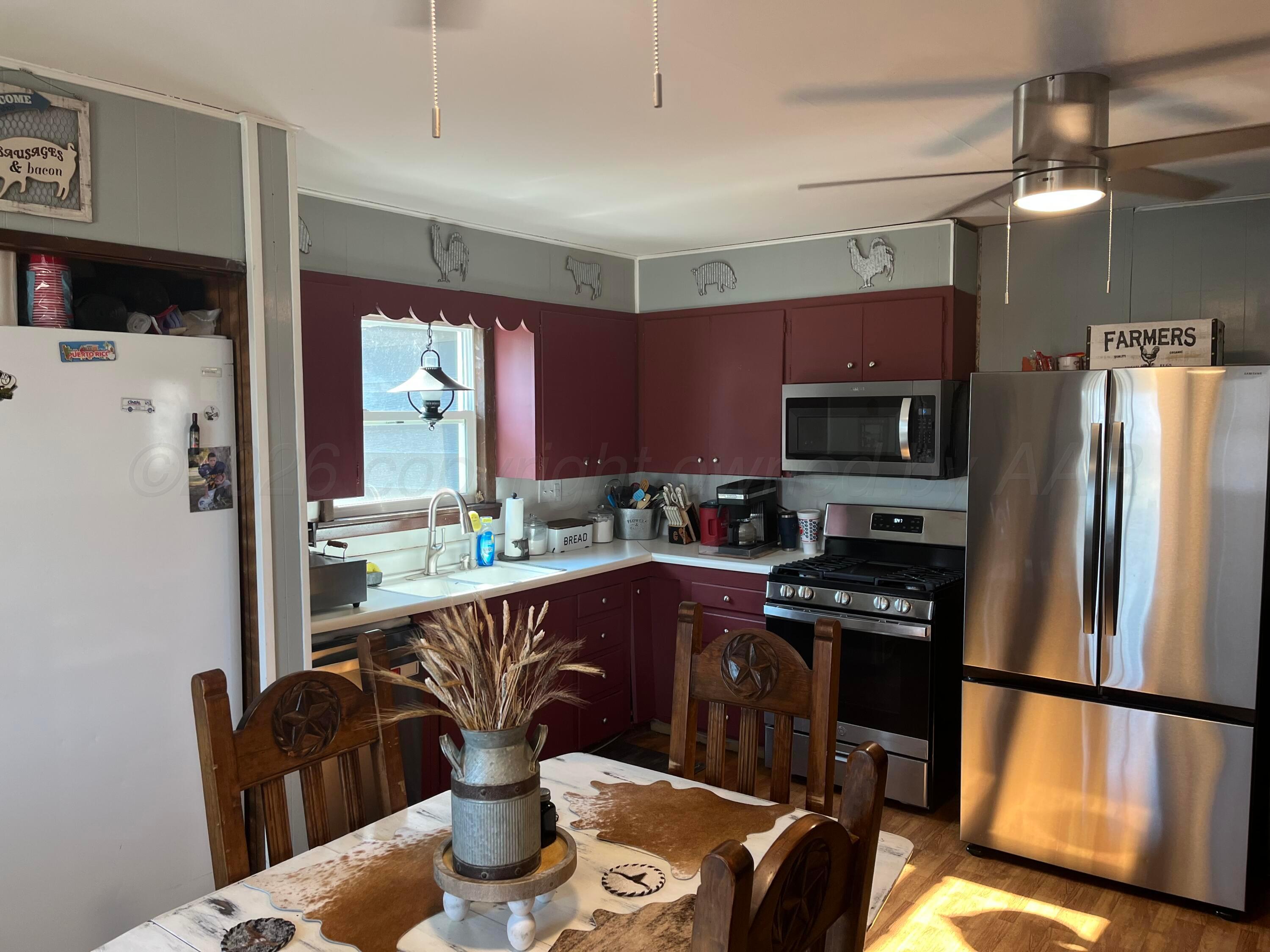300 Alamo Street Property Photo 6