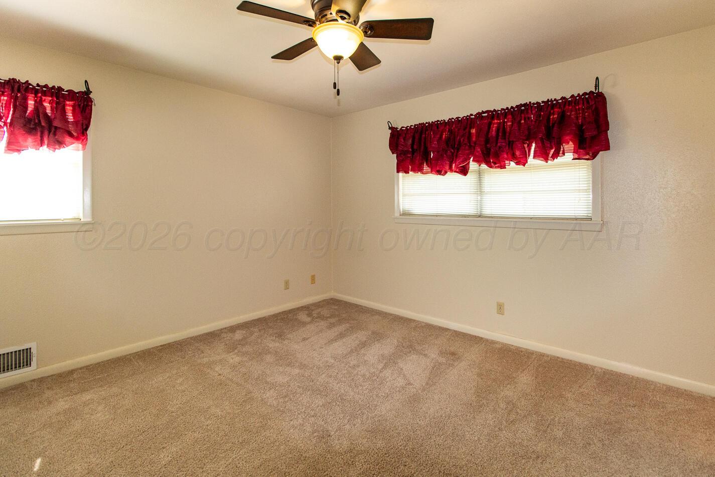 420 Sunset Drive Property Photo 4