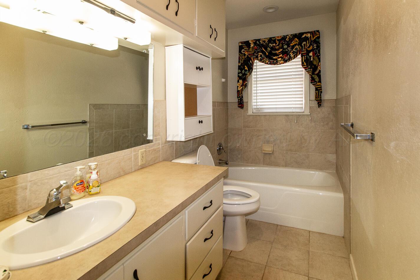 420 Sunset Drive Property Photo 5