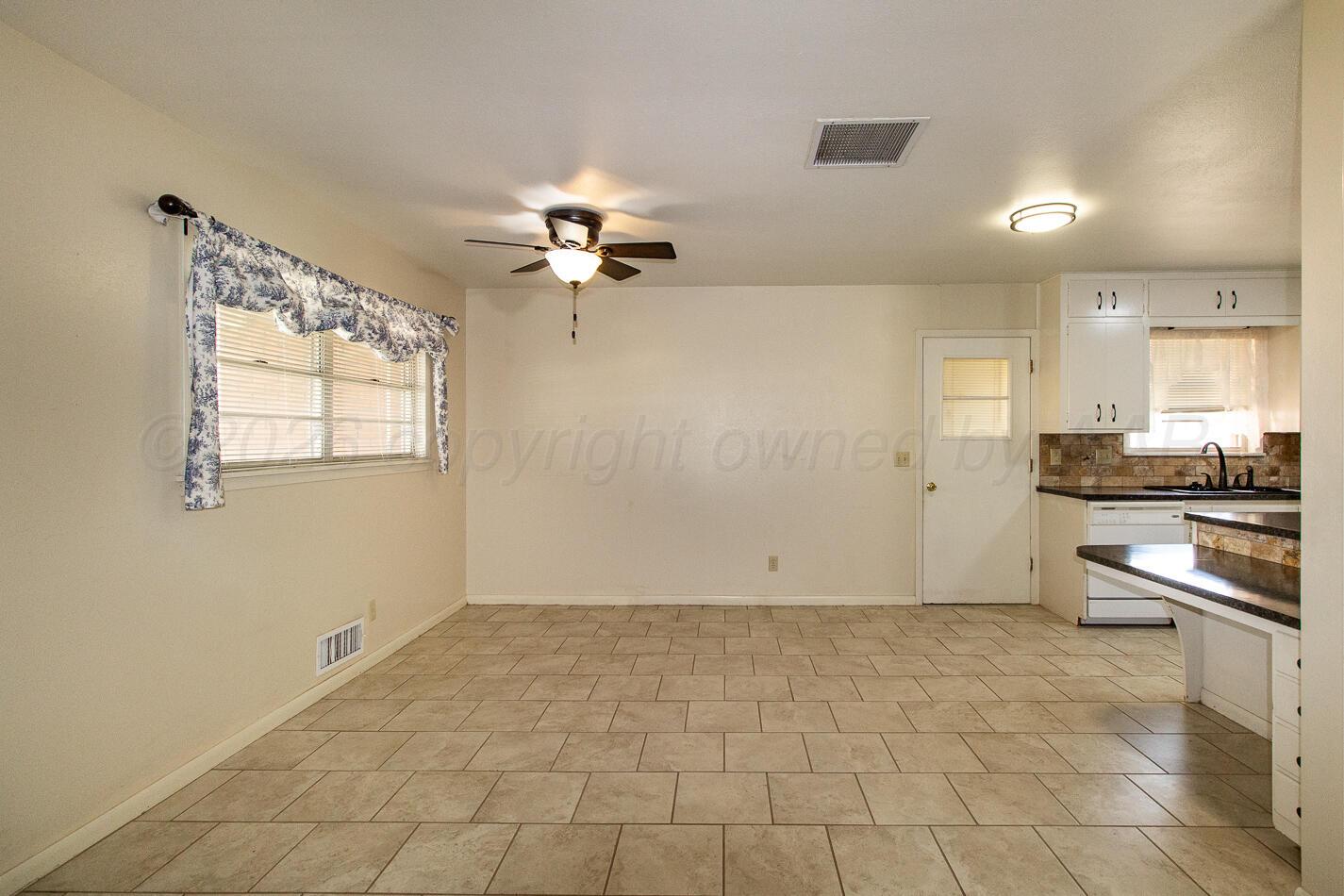 420 Sunset Drive Property Photo 10