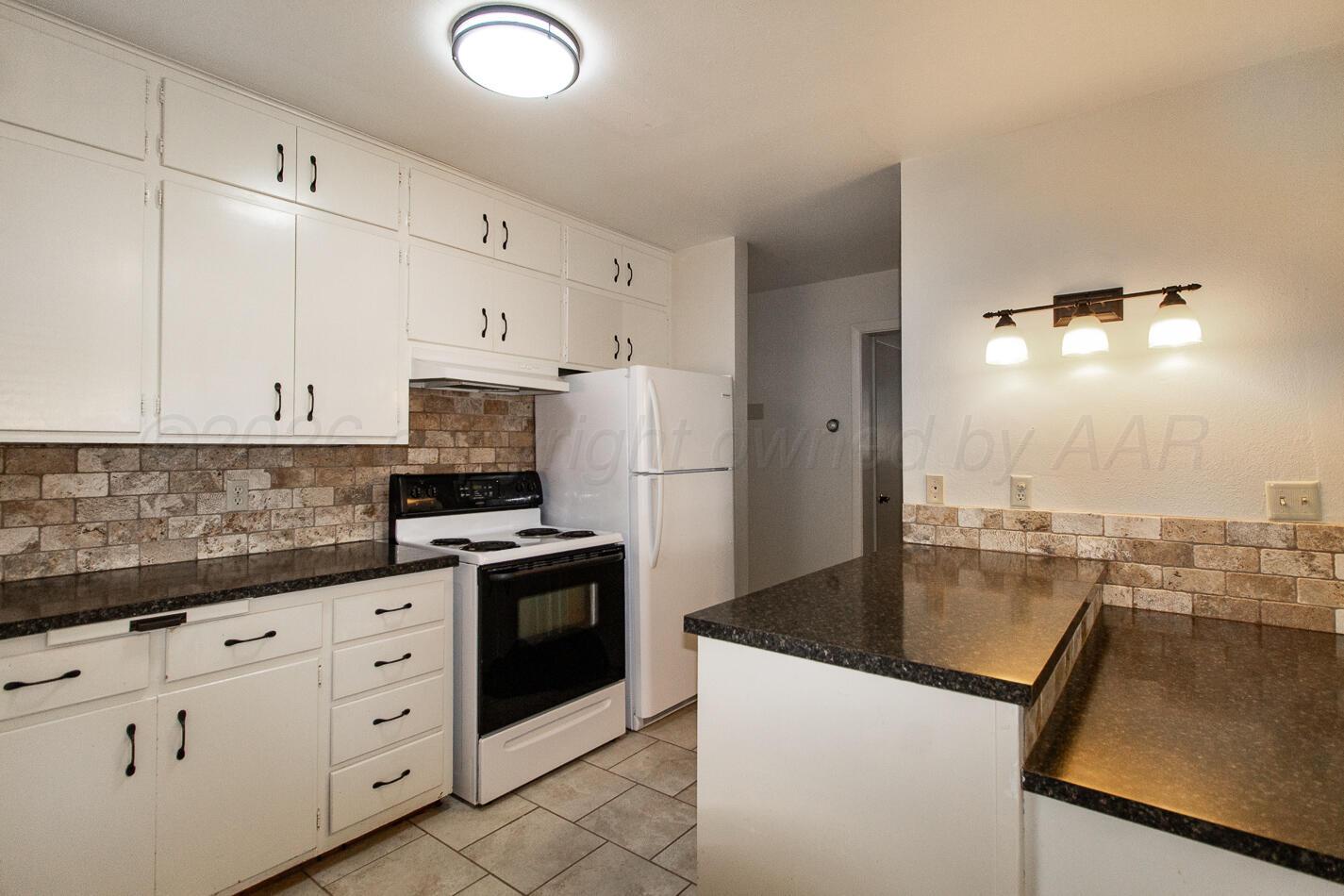 420 Sunset Drive Property Photo 12
