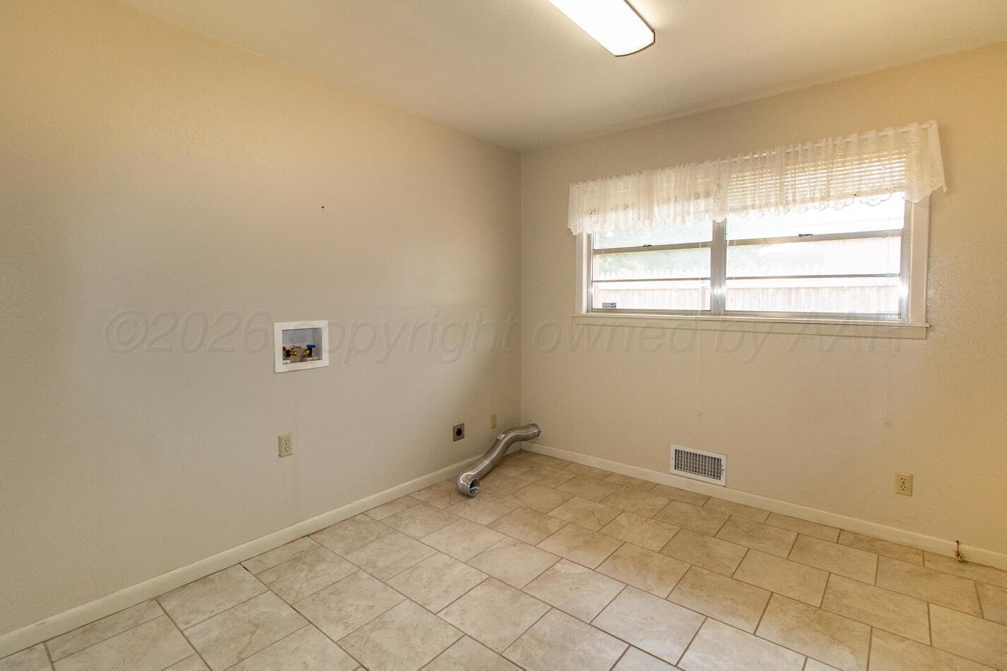 420 Sunset Drive Property Photo 14