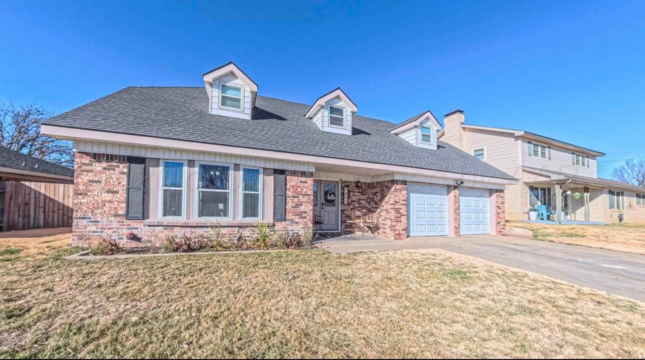 1402 Marigold Street Property Photo 1