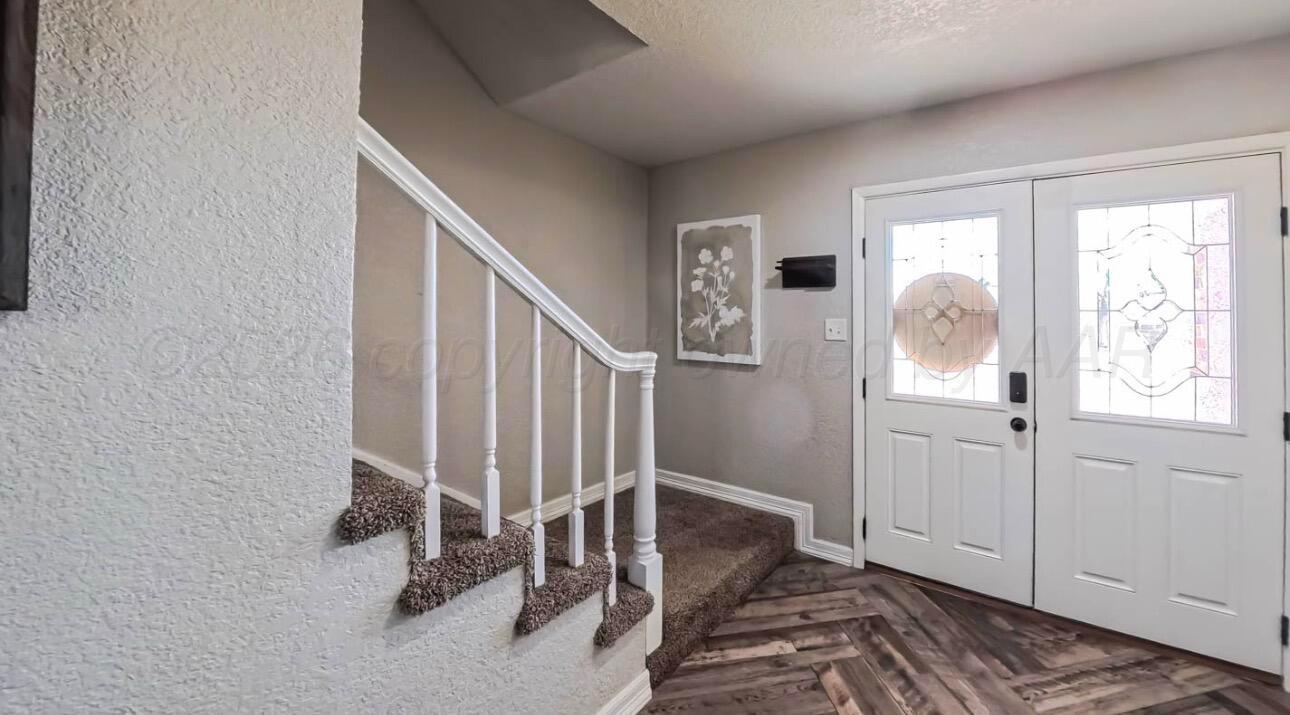 1402 Marigold Street Property Photo 8