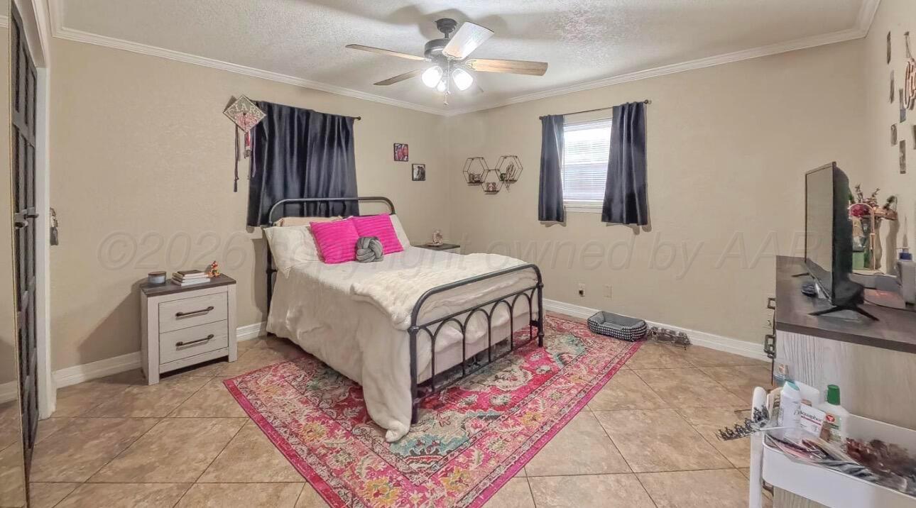 1402 Marigold Street Property Photo 9