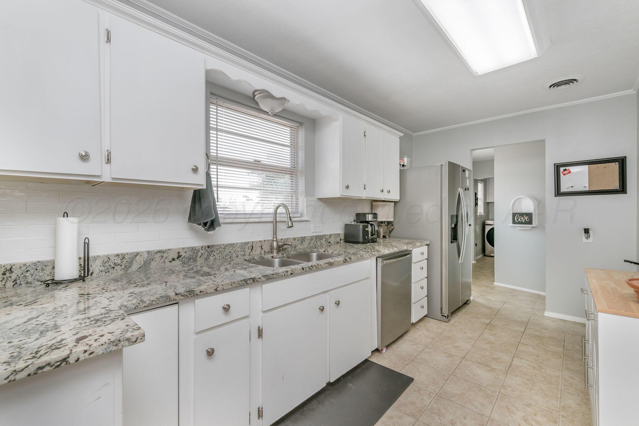 2828 Armand Street Property Photo 8