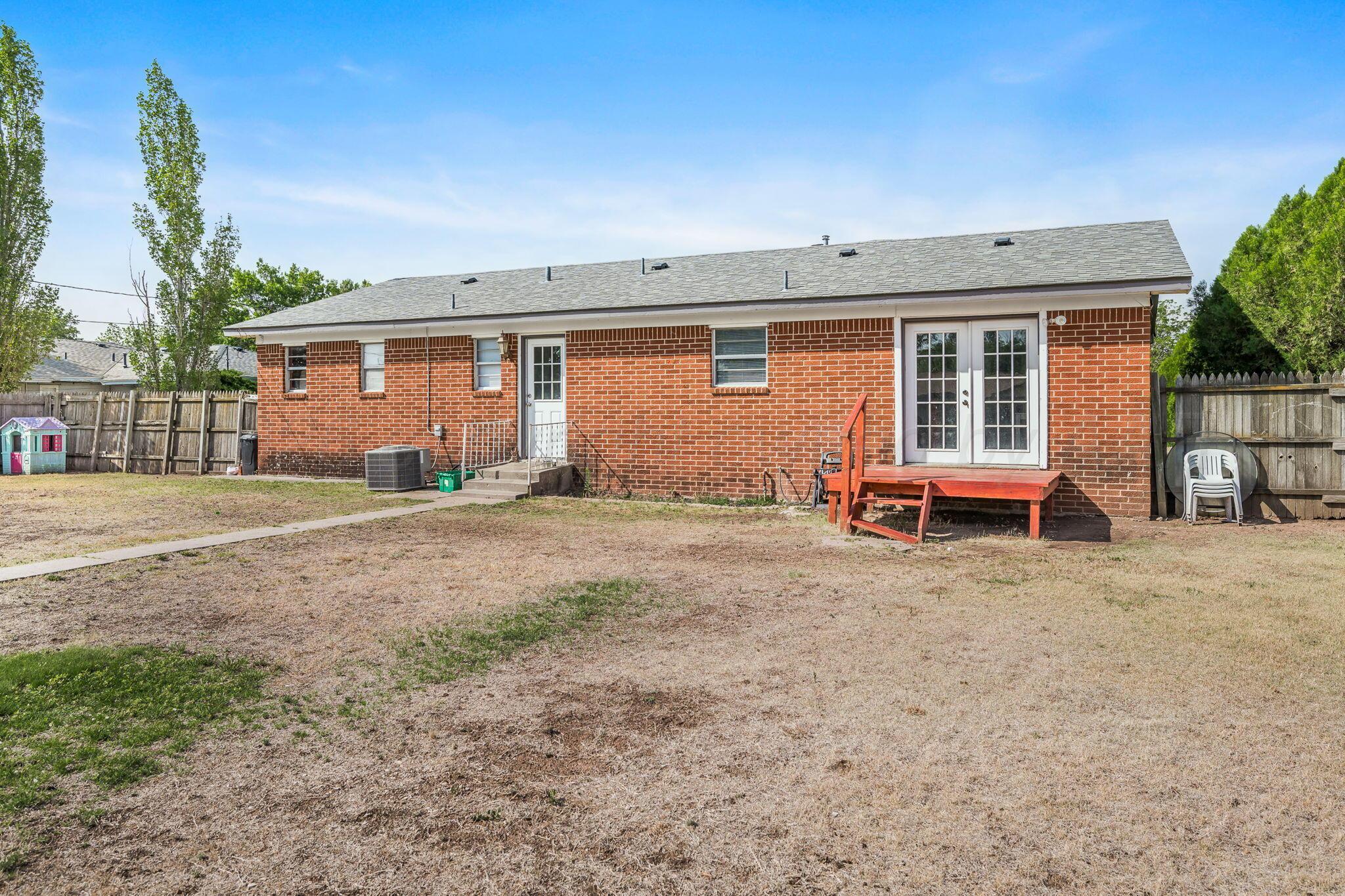 2828 Armand Street Property Photo 16