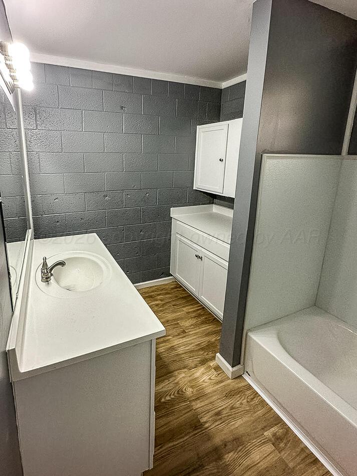 201 N Mcgee Street Property Photo 7