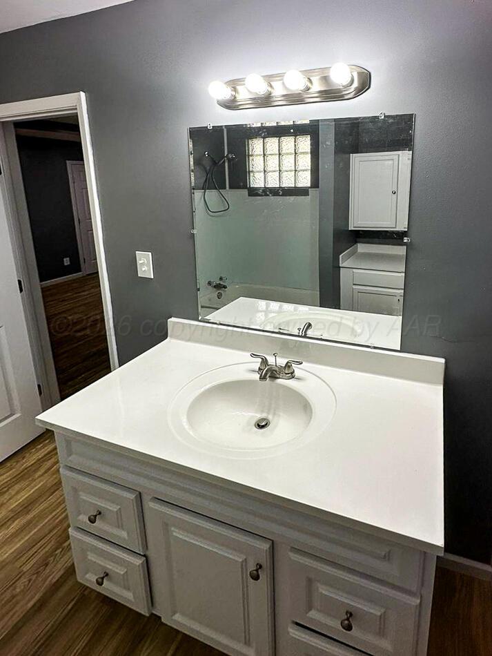 201 N Mcgee Street Property Photo 8