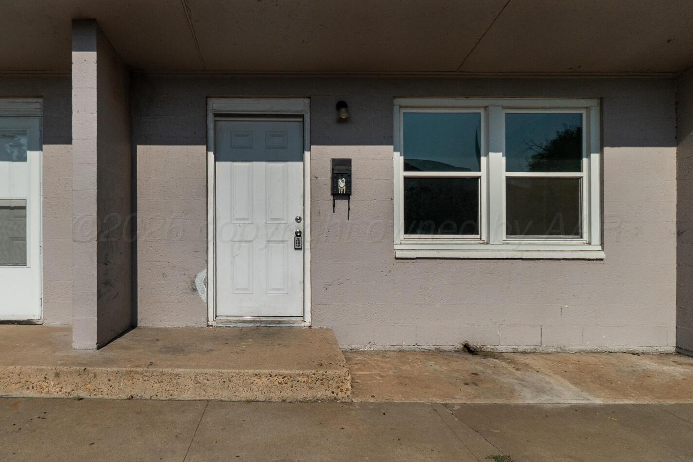 201 N Mcgee Street Property Photo 10