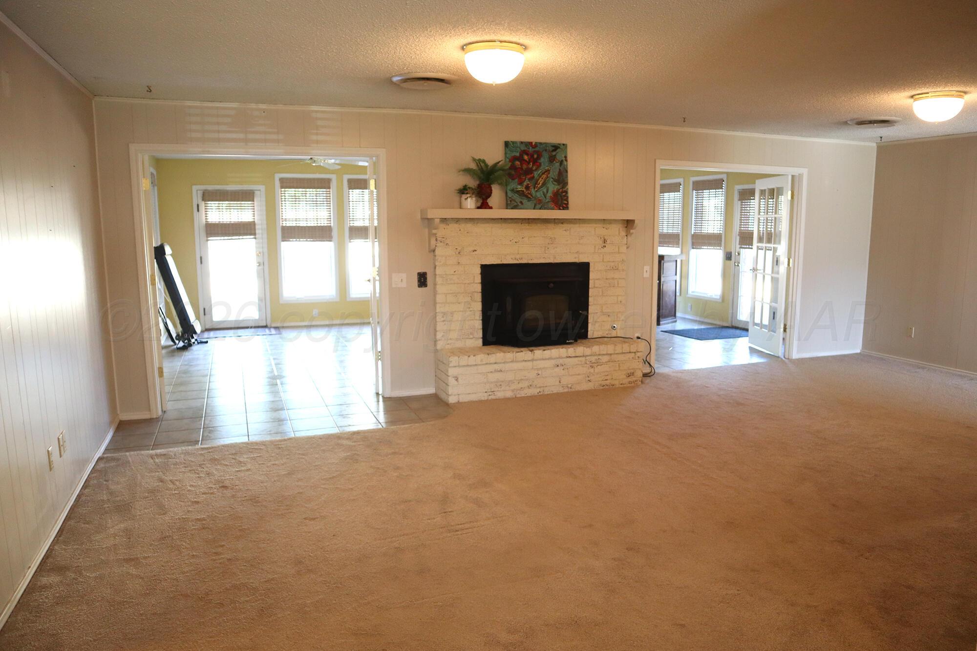 307 Douglas Street Property Photo 6