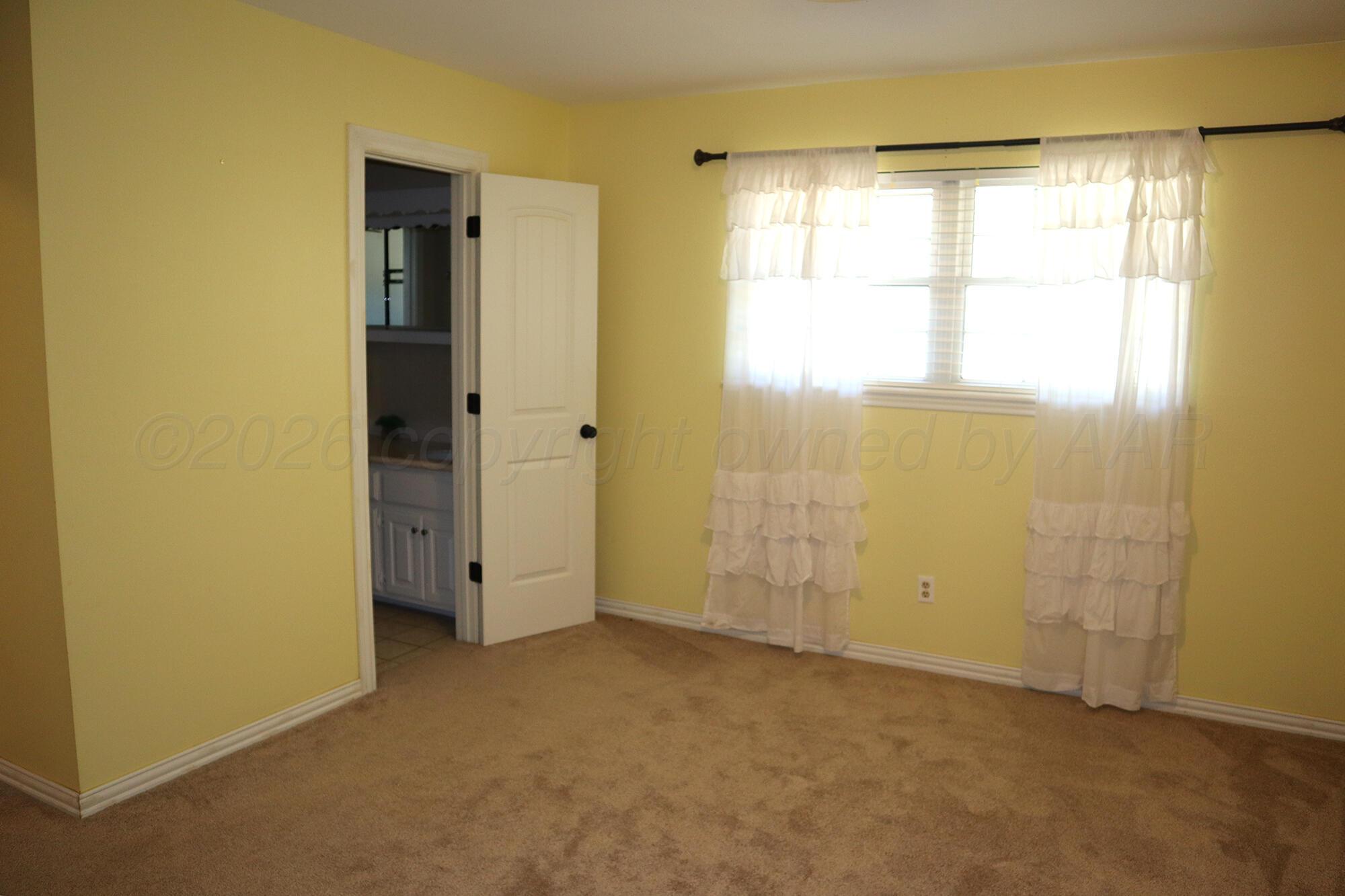 307 Douglas Street Property Photo 15