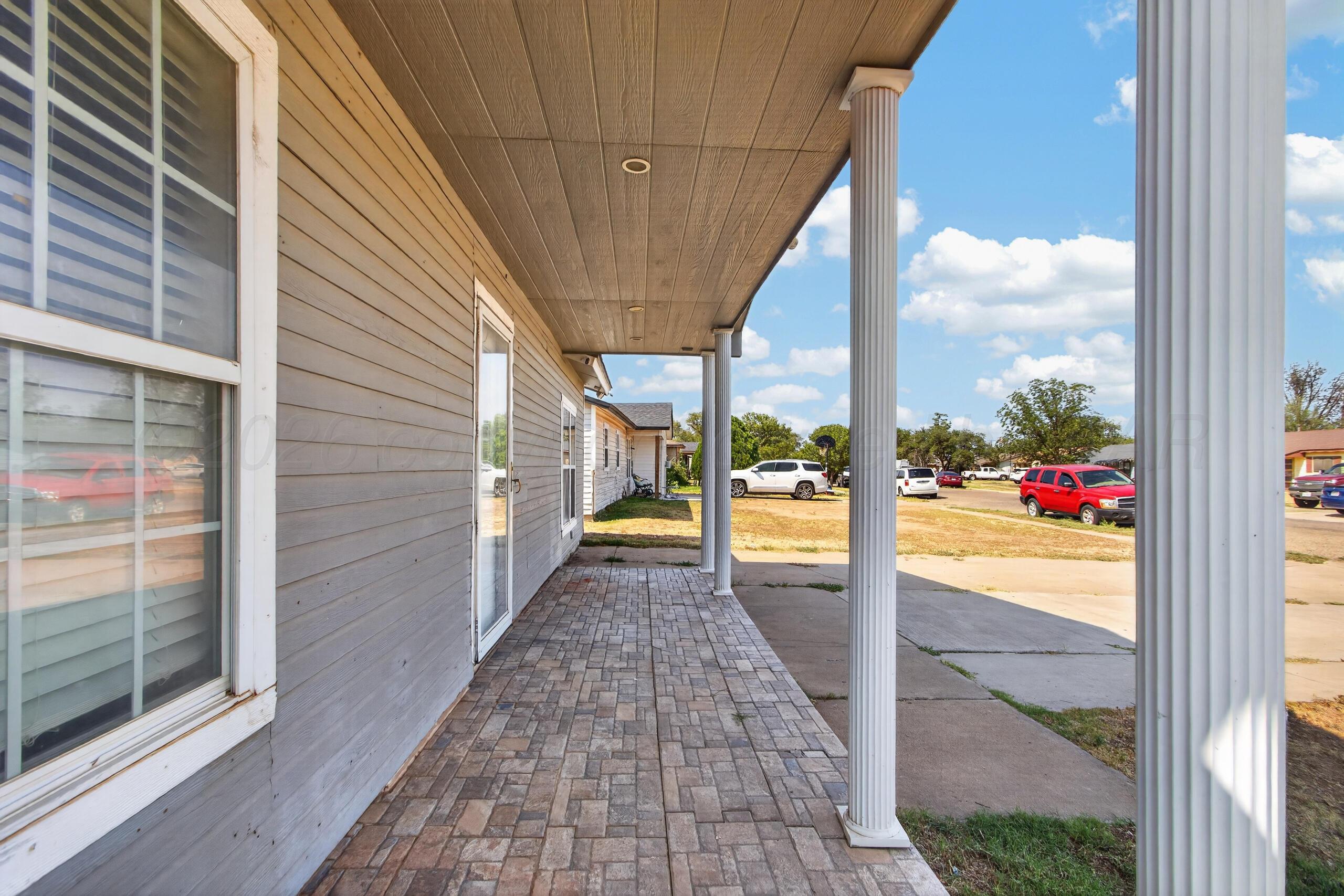 1032 Stuart Drive Property Photo 4