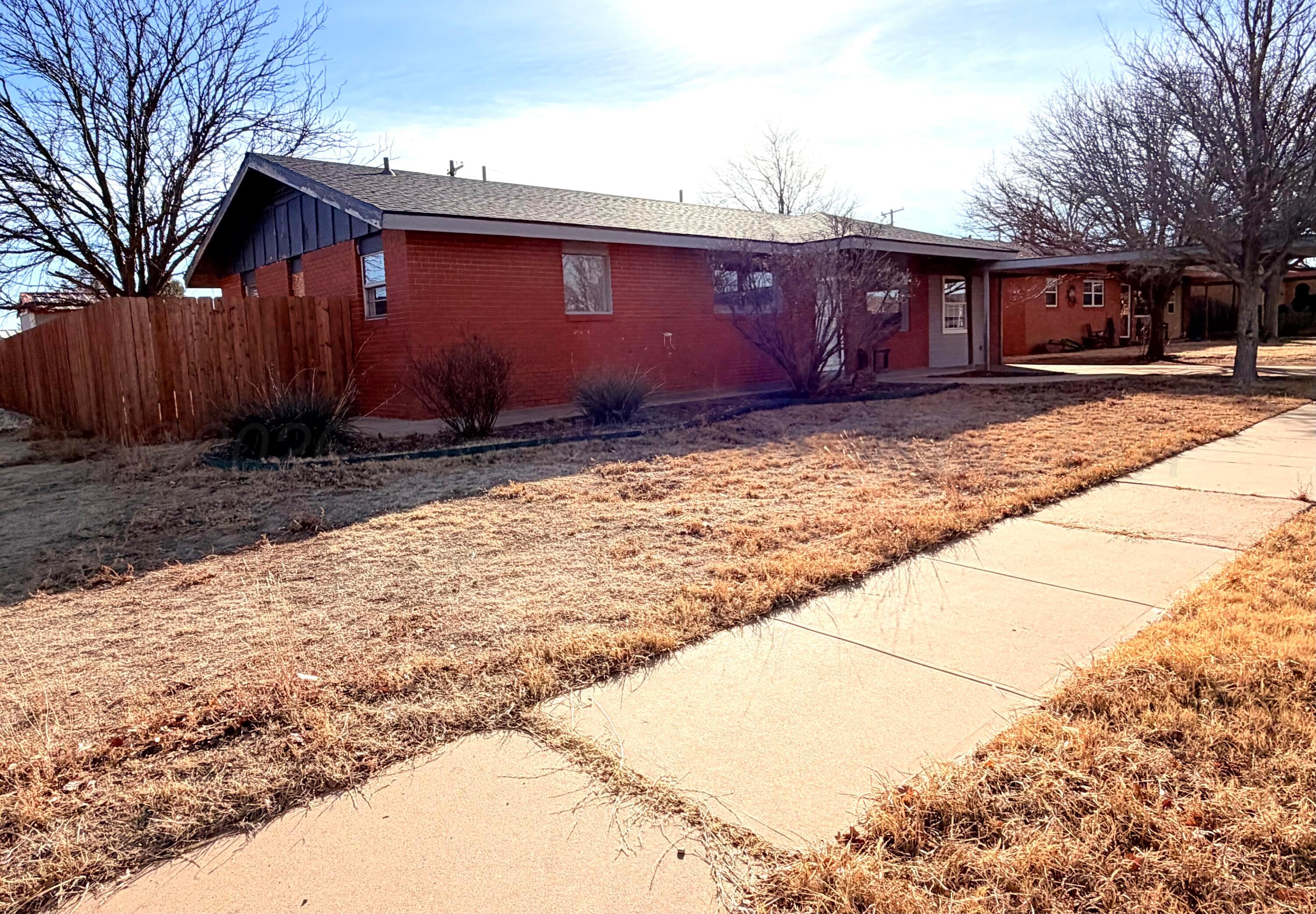 320 Arthur Street Property Photo 2