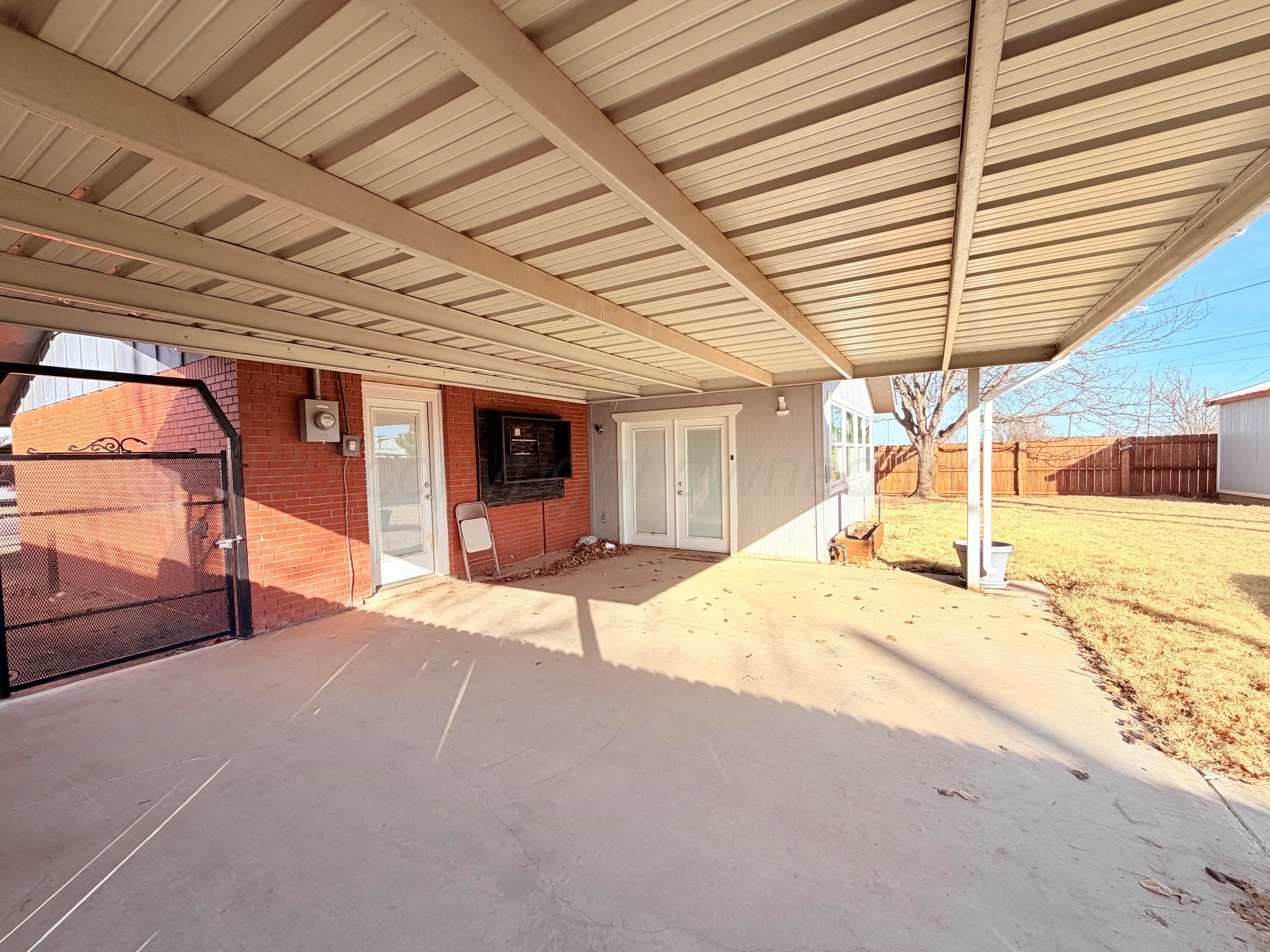 320 Arthur Street Property Photo 13