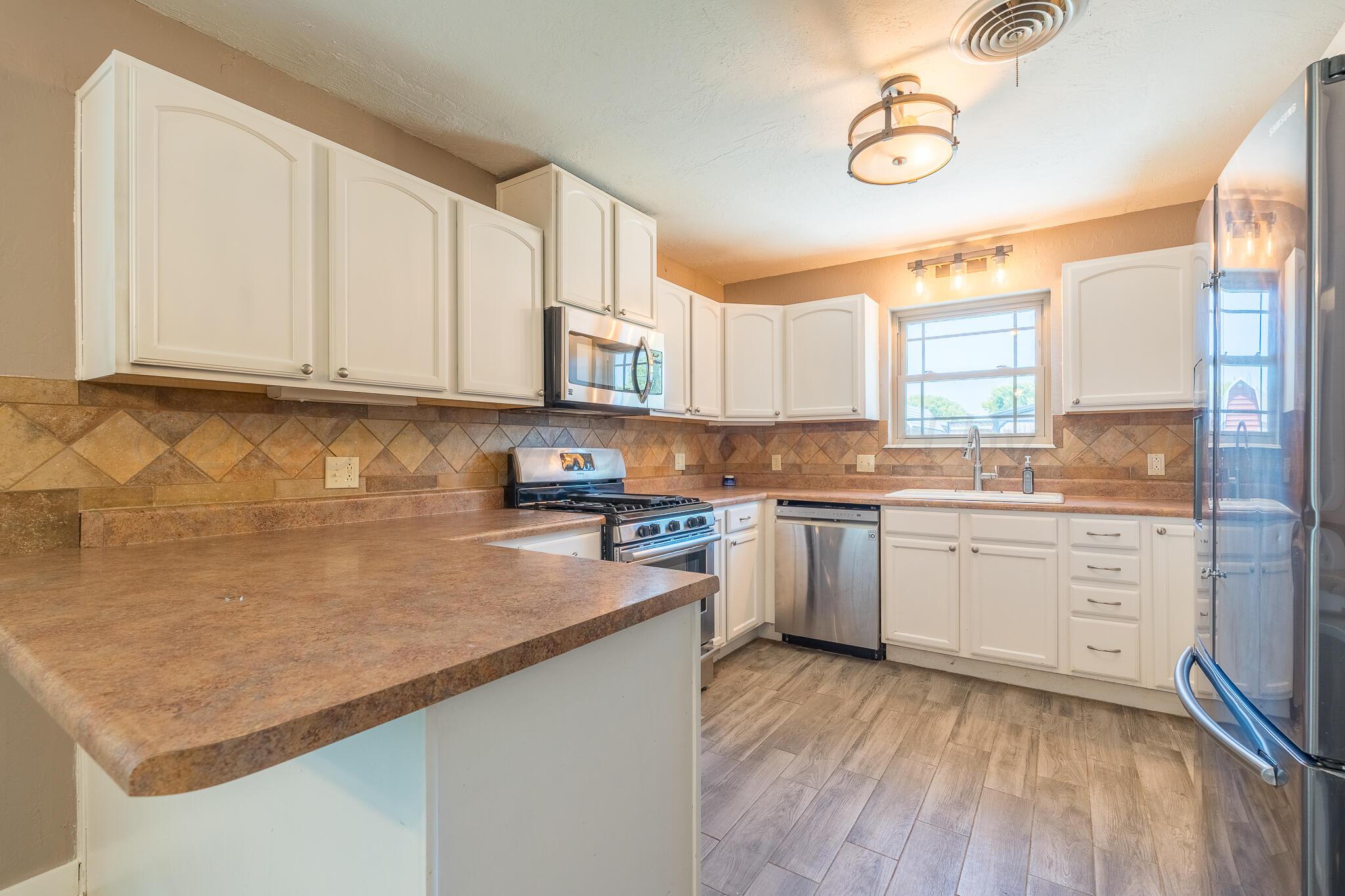 6818 Blacksmith Lane Property Photo 4
