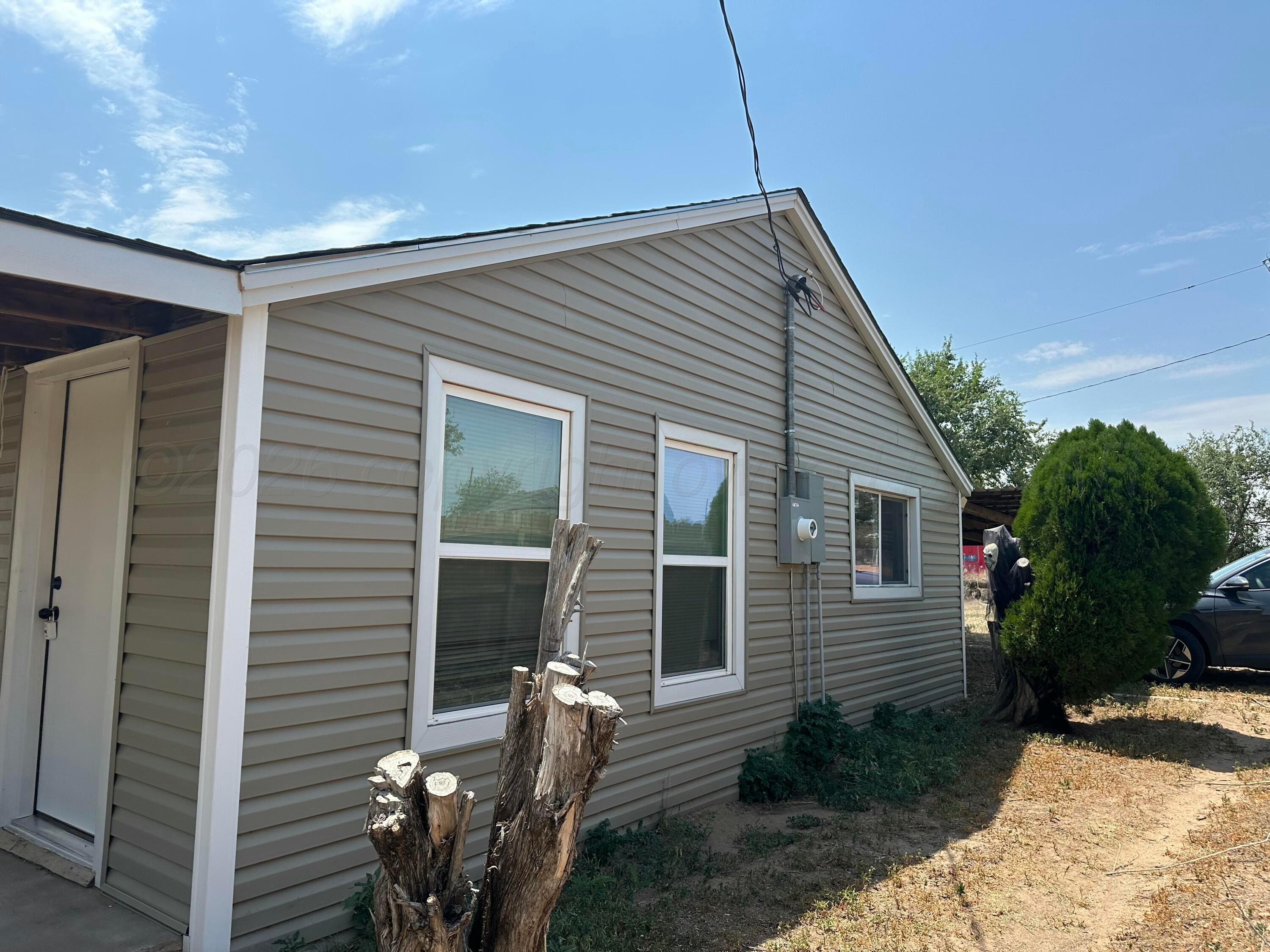 402 Hoggatt Street Property Photo 2
