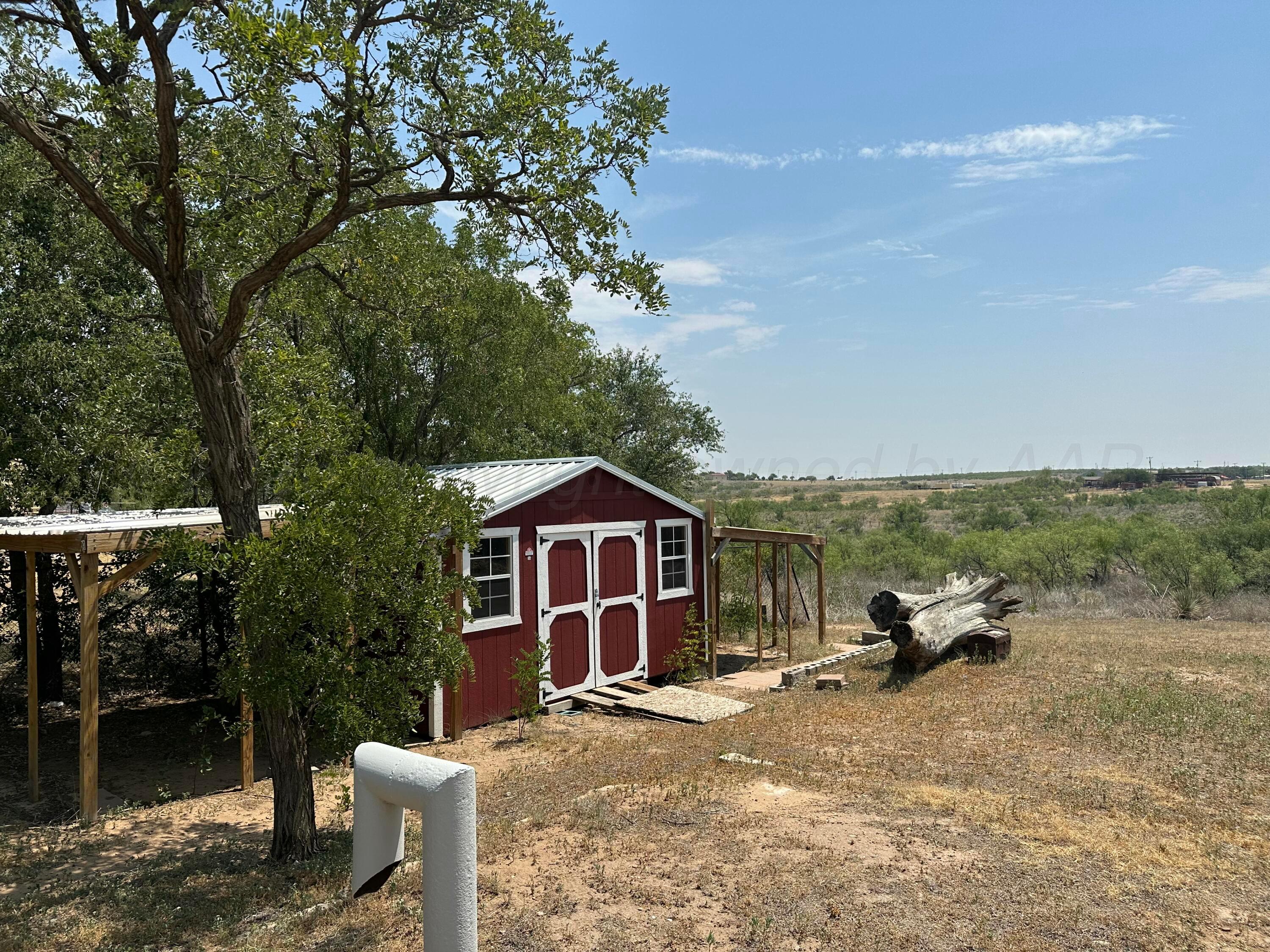 402 Hoggatt Street Property Photo 7