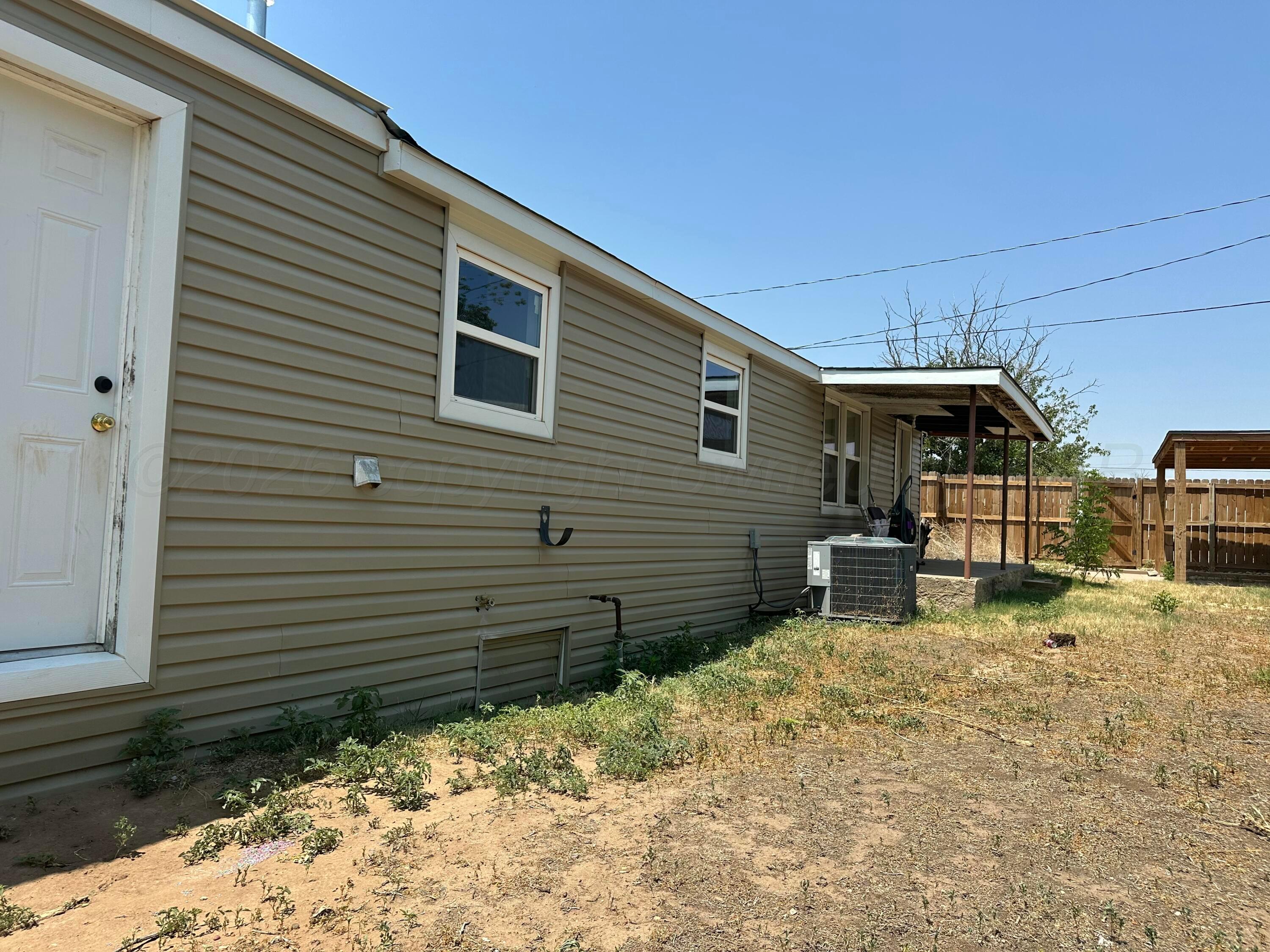 402 Hoggatt Street Property Photo 9
