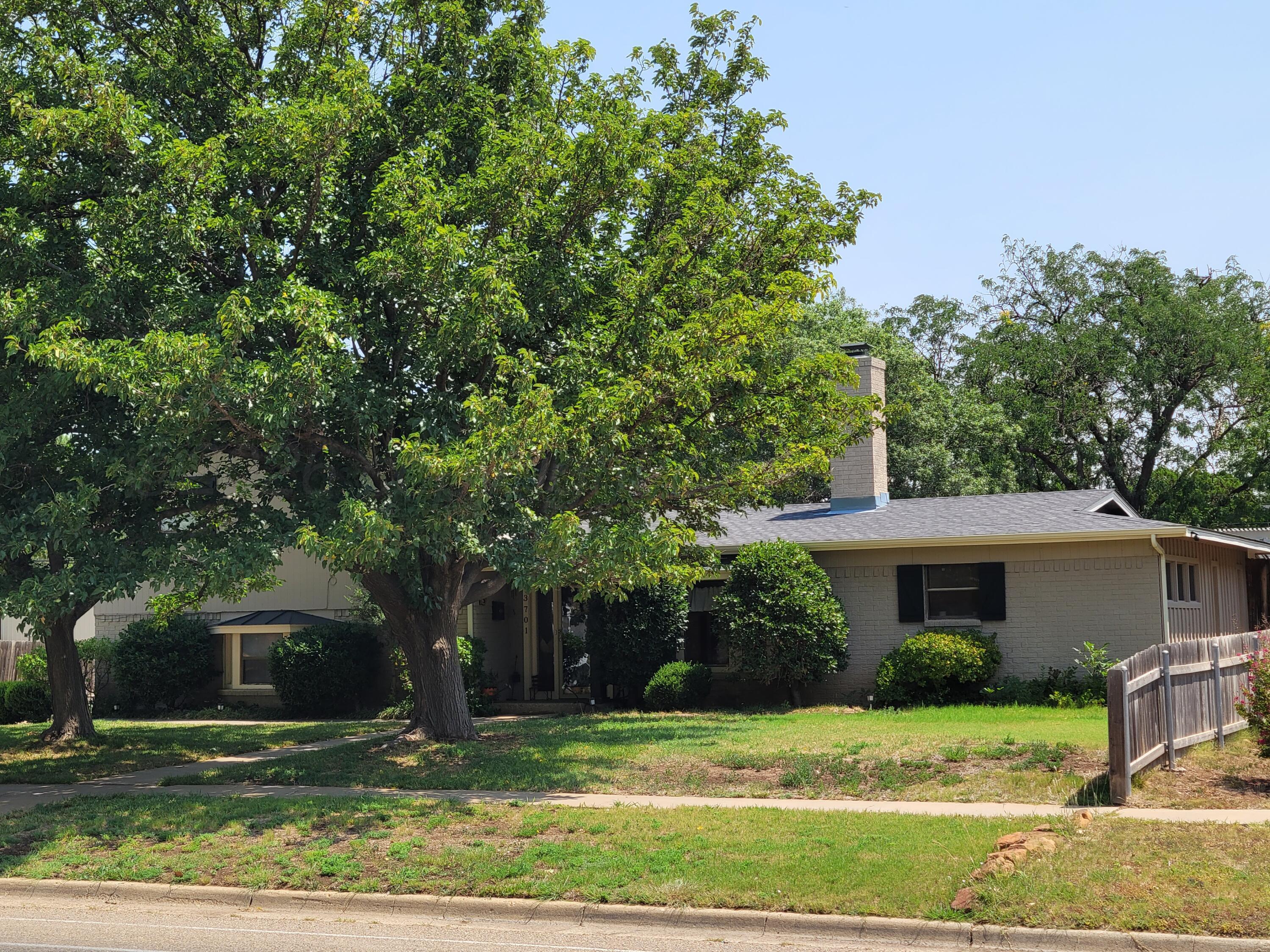 3701 Teckla Boulevard Property Photo 8