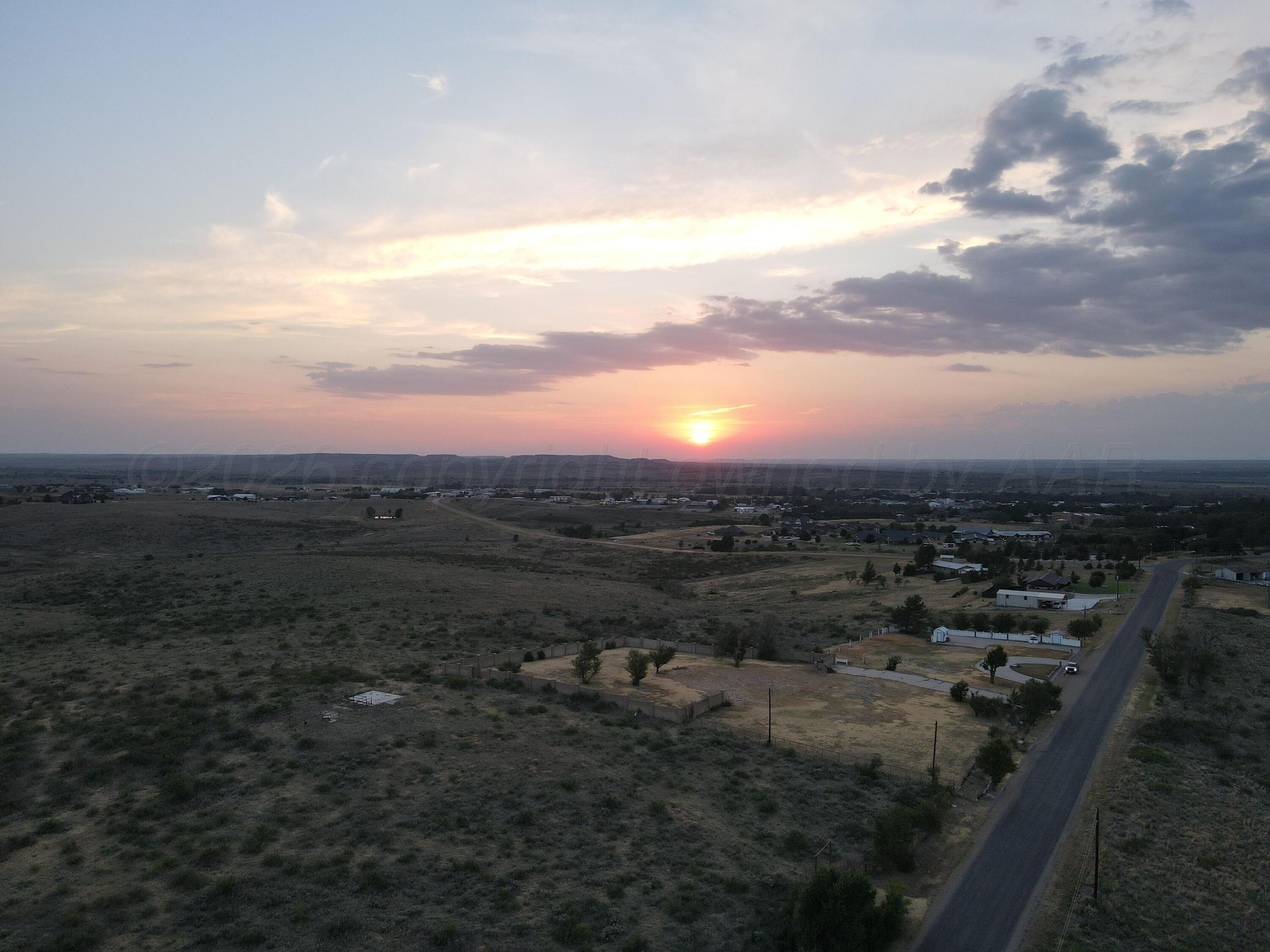 2002 S Locust Street Property Photo 15