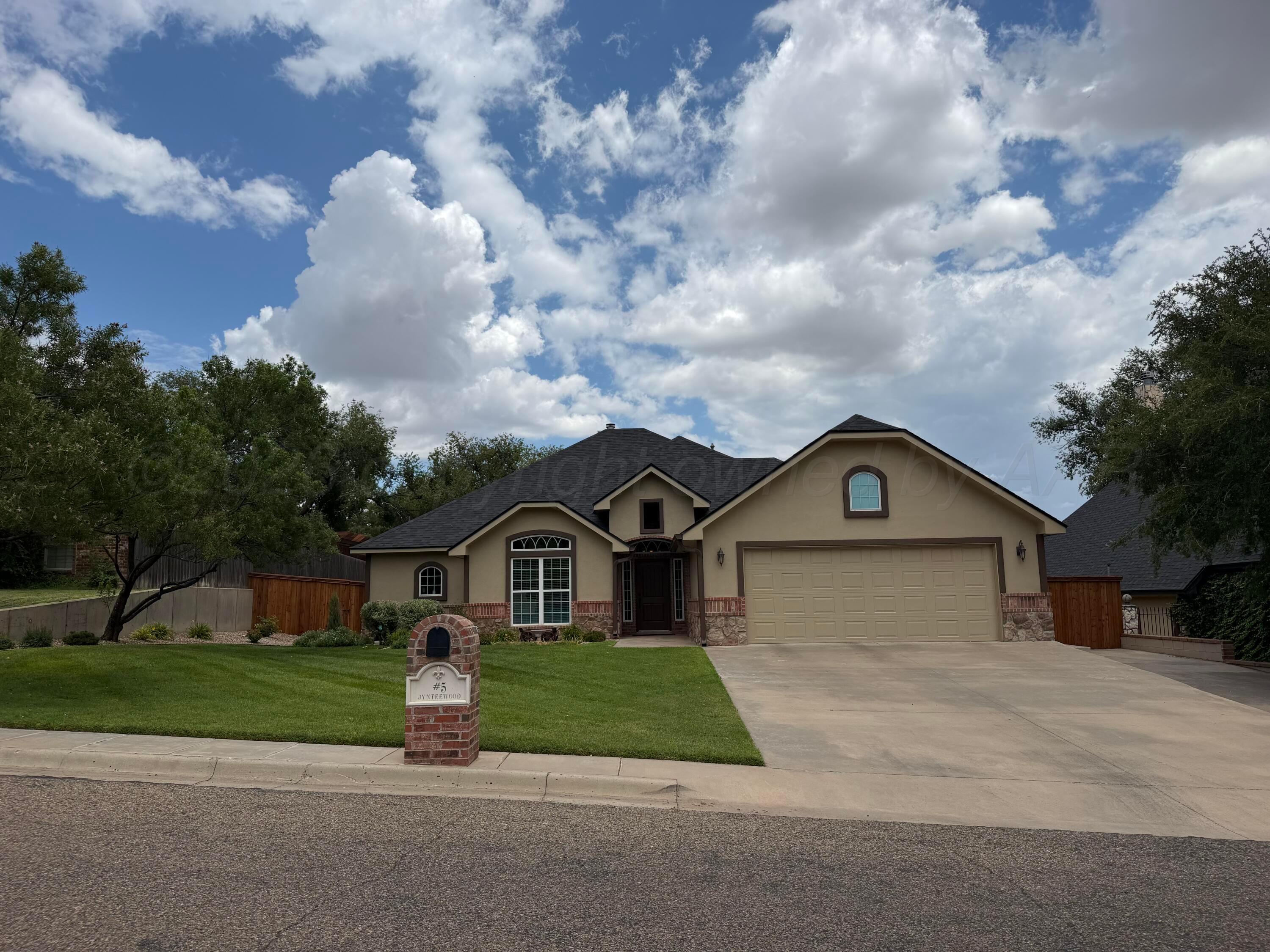 5 Jynteewood Circle Property Photo 2