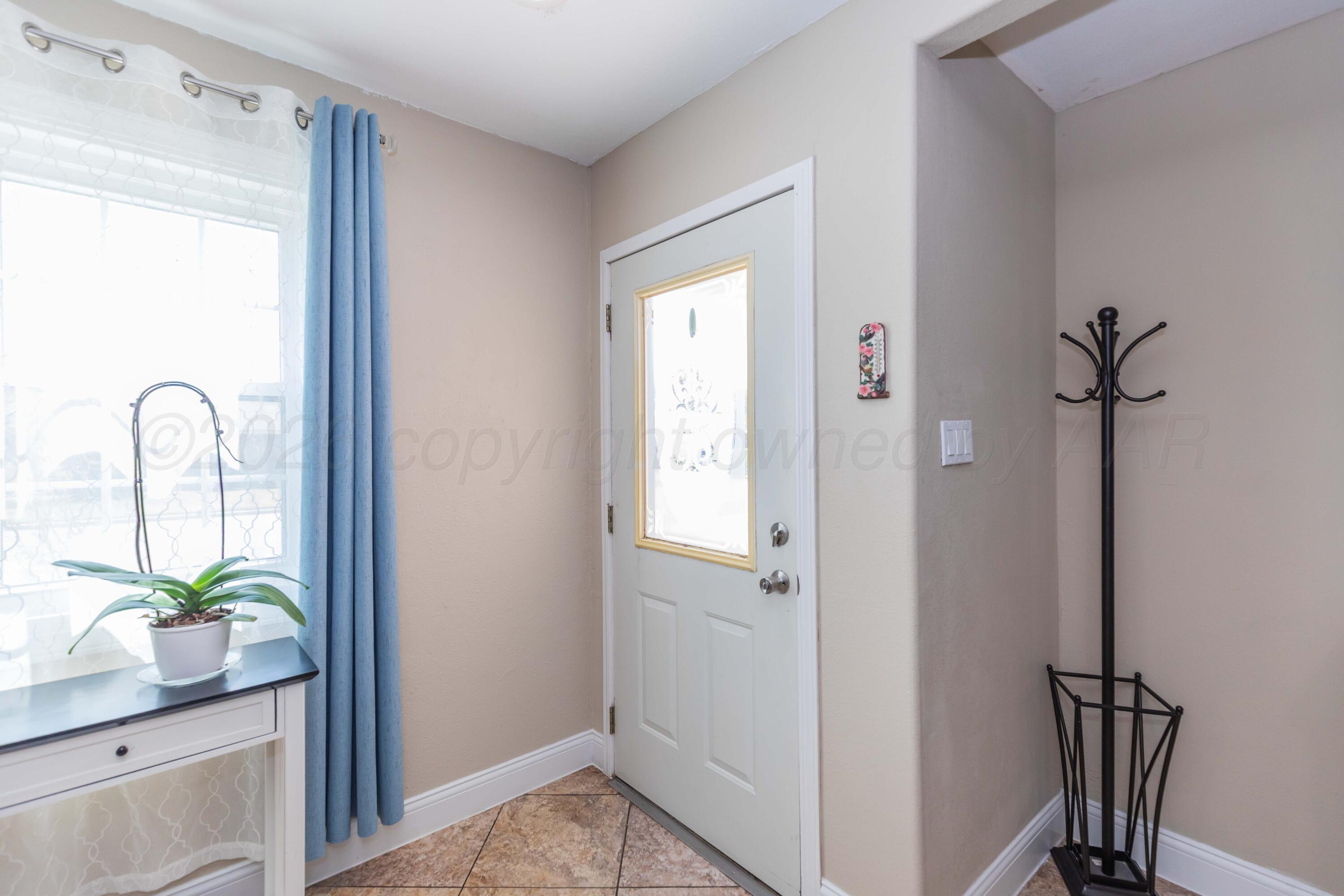 505 N Irving Street Property Photo 5