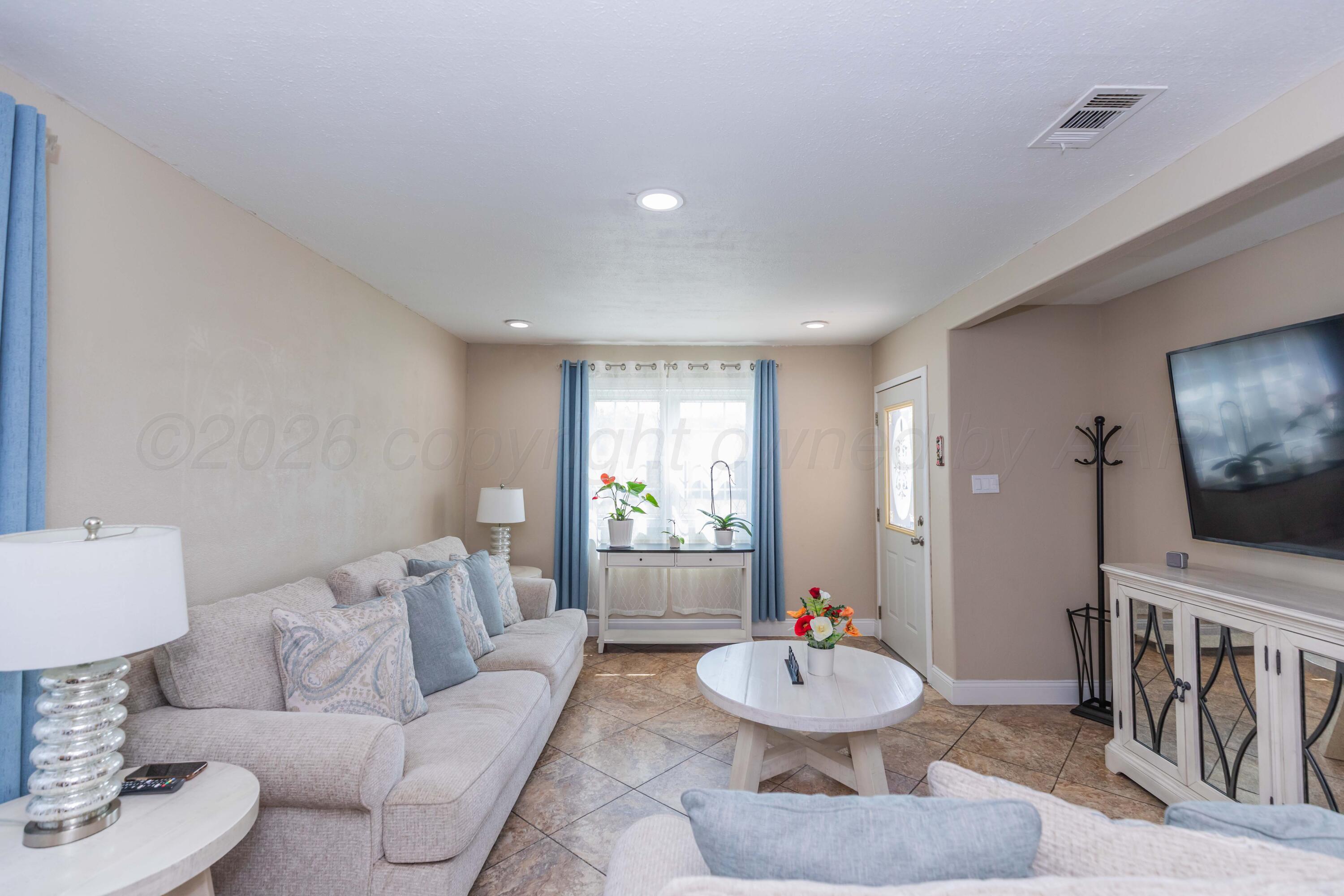 505 N Irving Street Property Photo 8