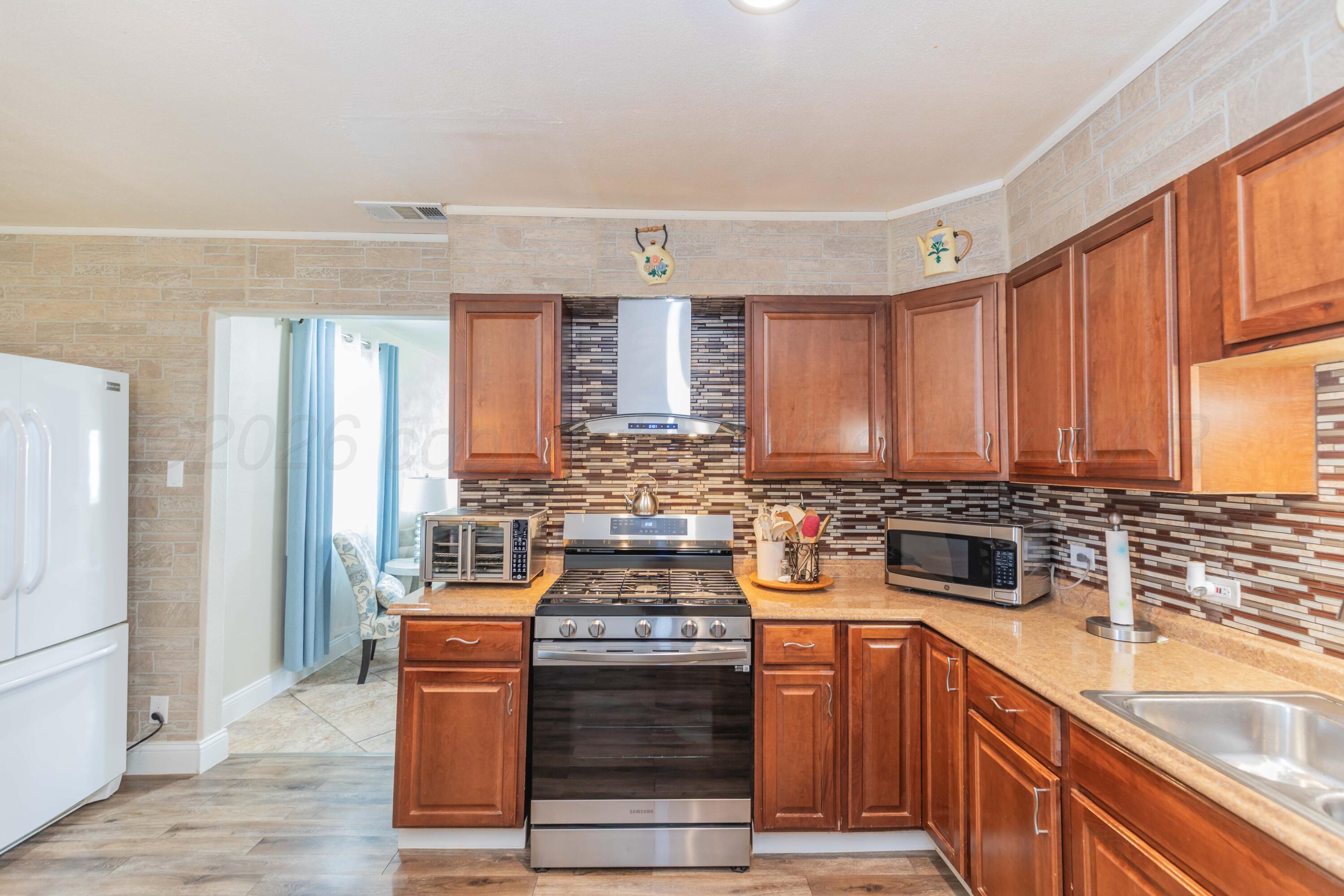505 N Irving Street Property Photo 16