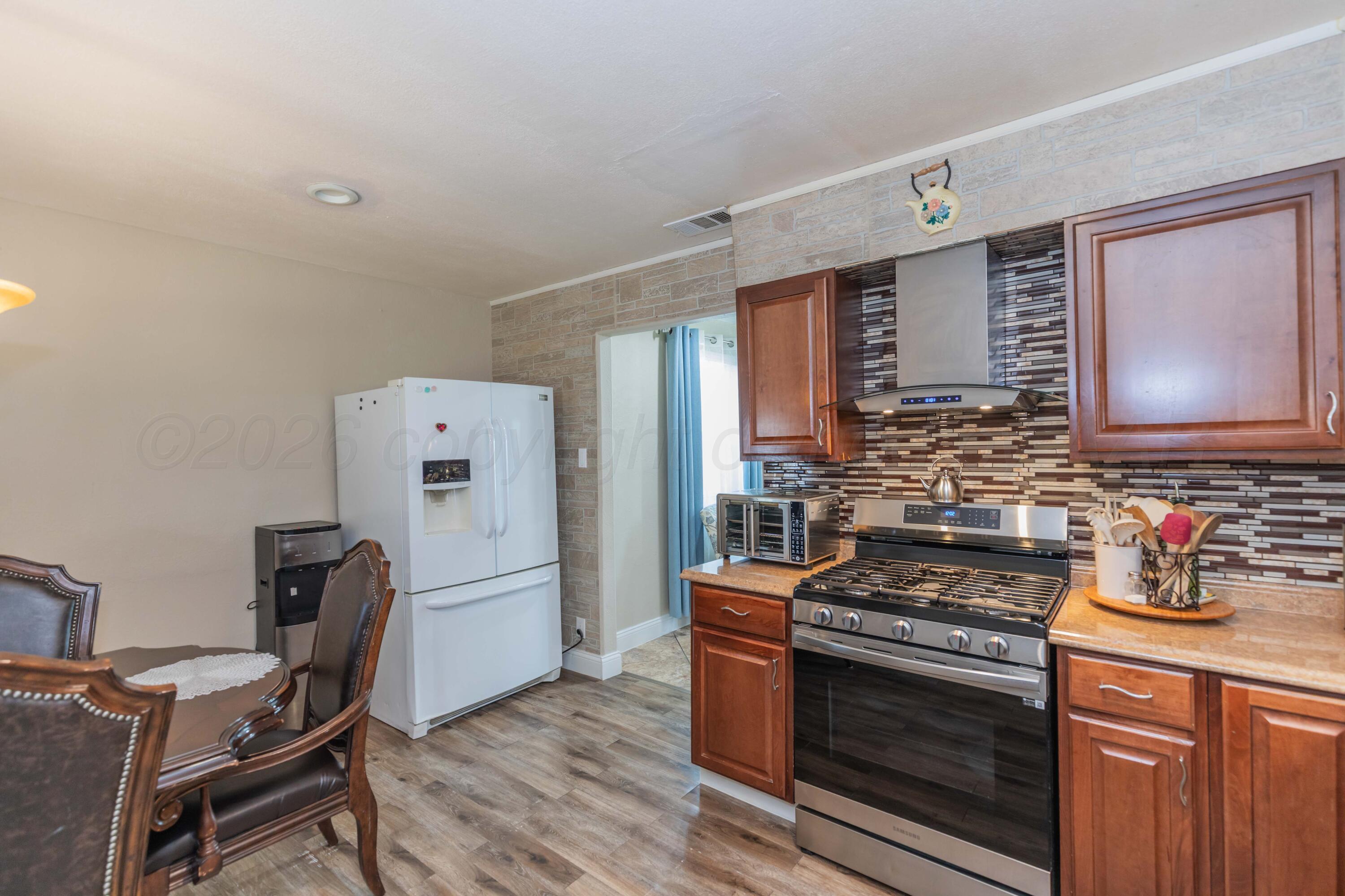 505 N Irving Street Property Photo 17