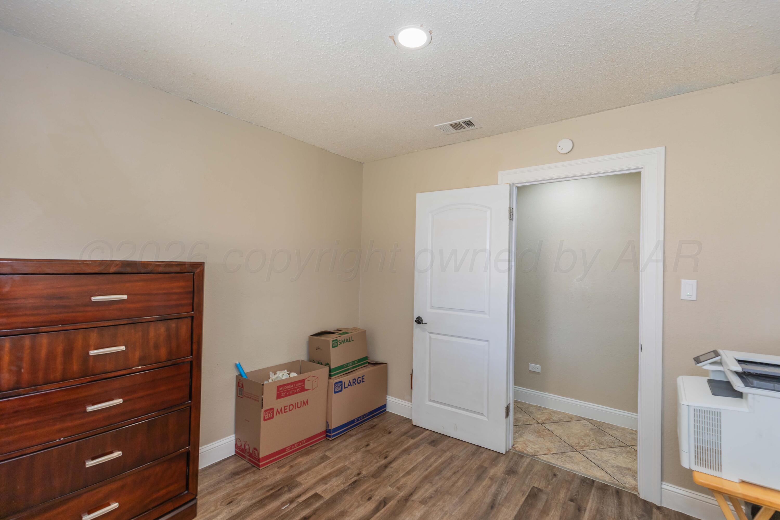 505 N Irving Street Property Photo 24
