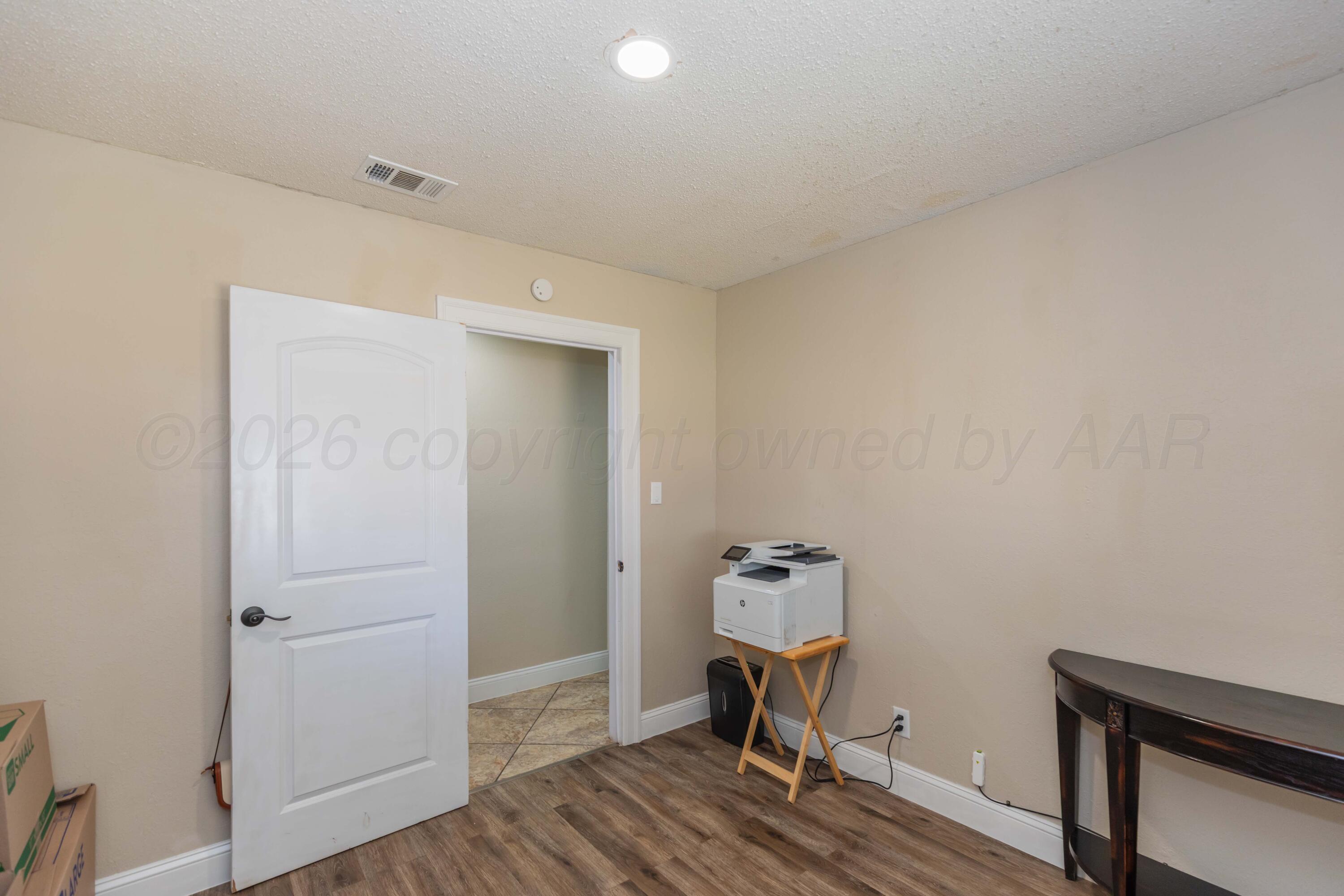 505 N Irving Street Property Photo 25