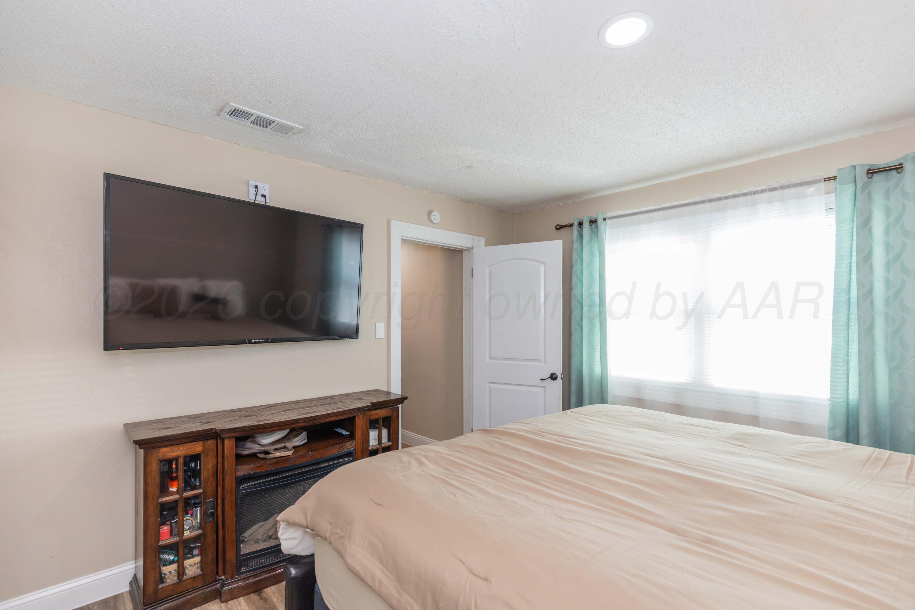 505 N Irving Street Property Photo 28