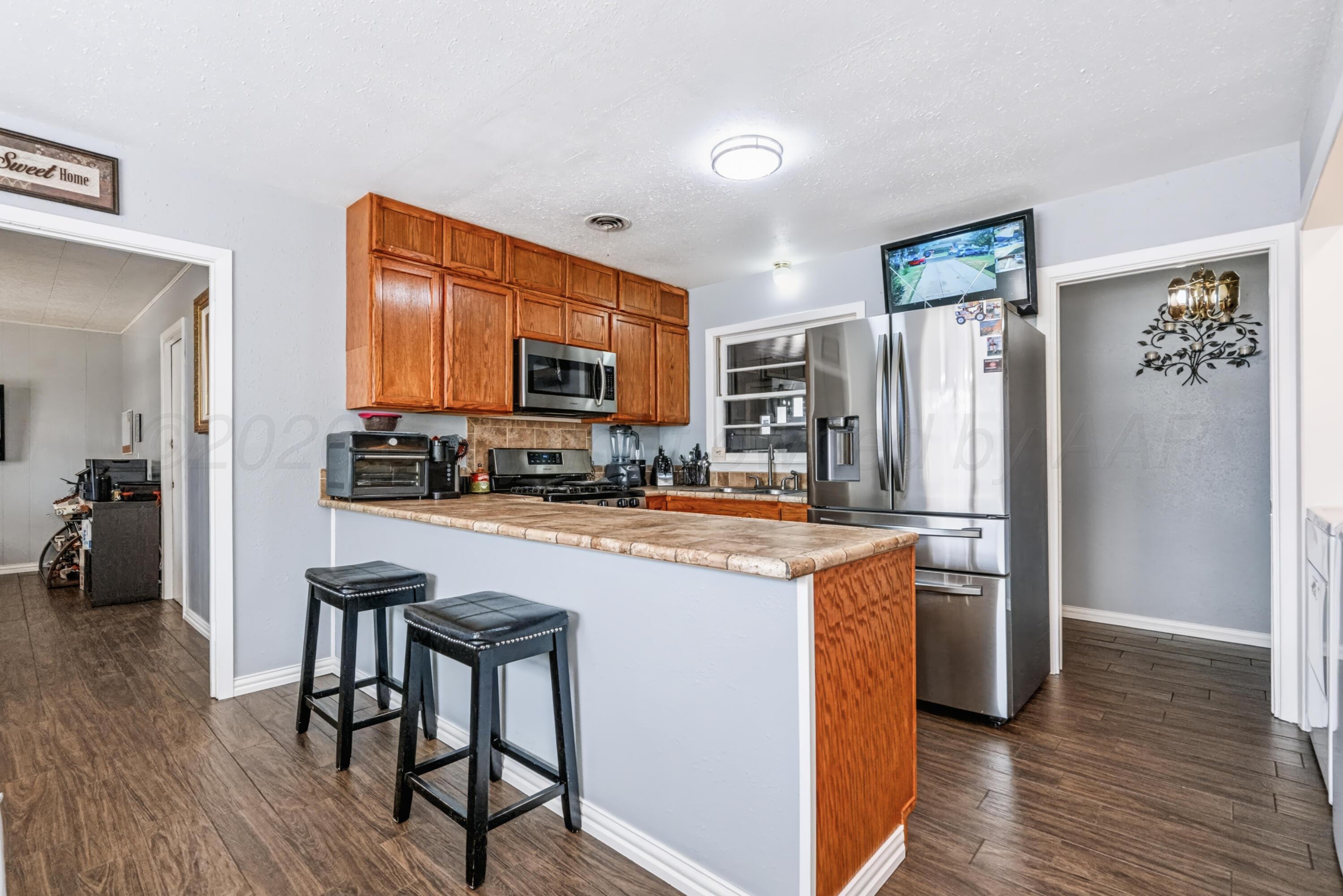 2106 S Fairfield Street Property Photo 8
