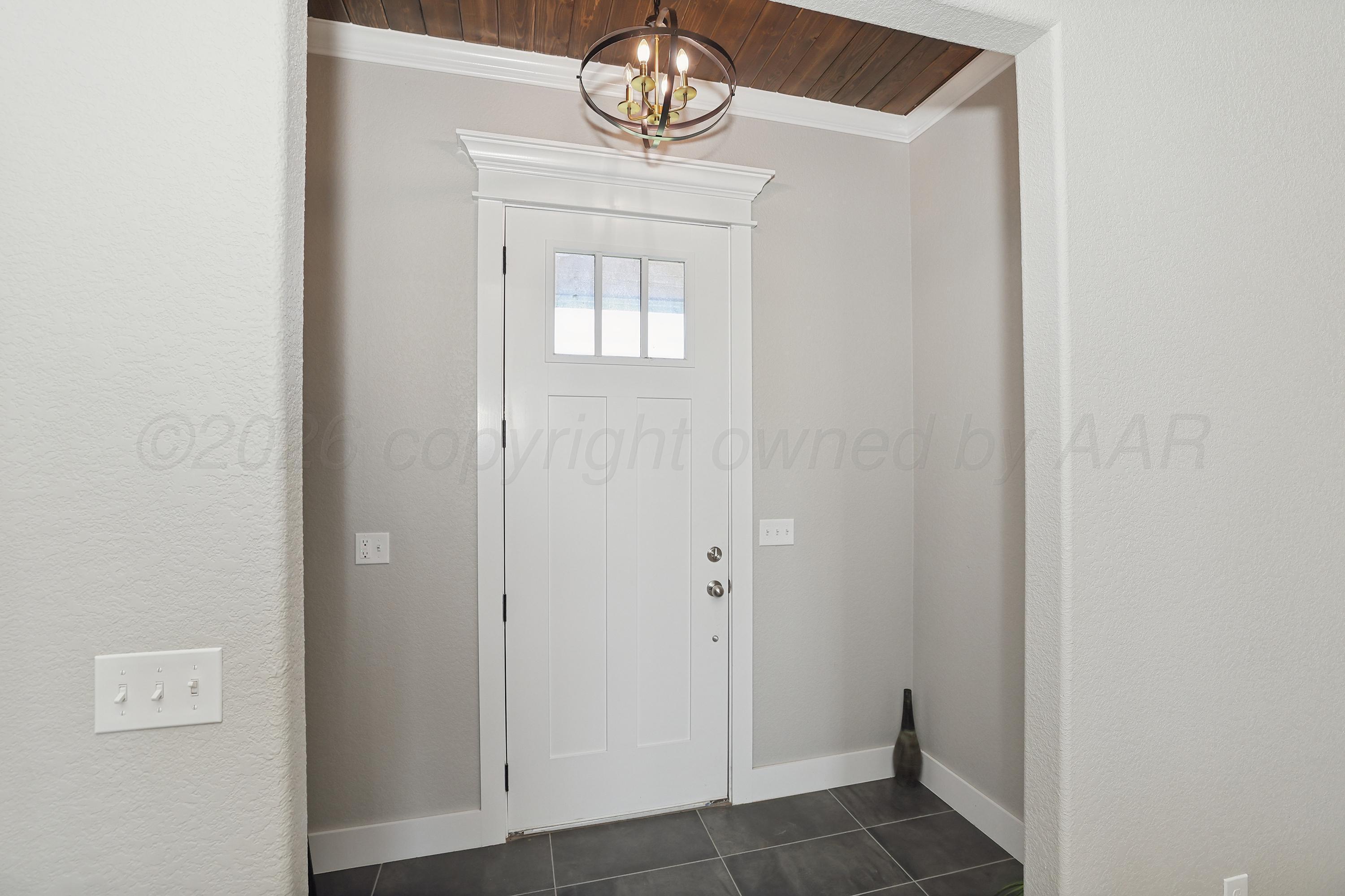 10040 Copper Creek Drive Property Photo 6