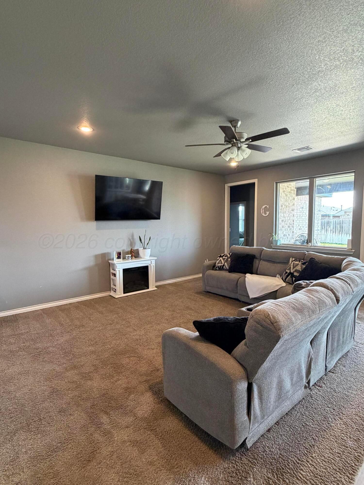 1122 Mesa Street Property Photo 6