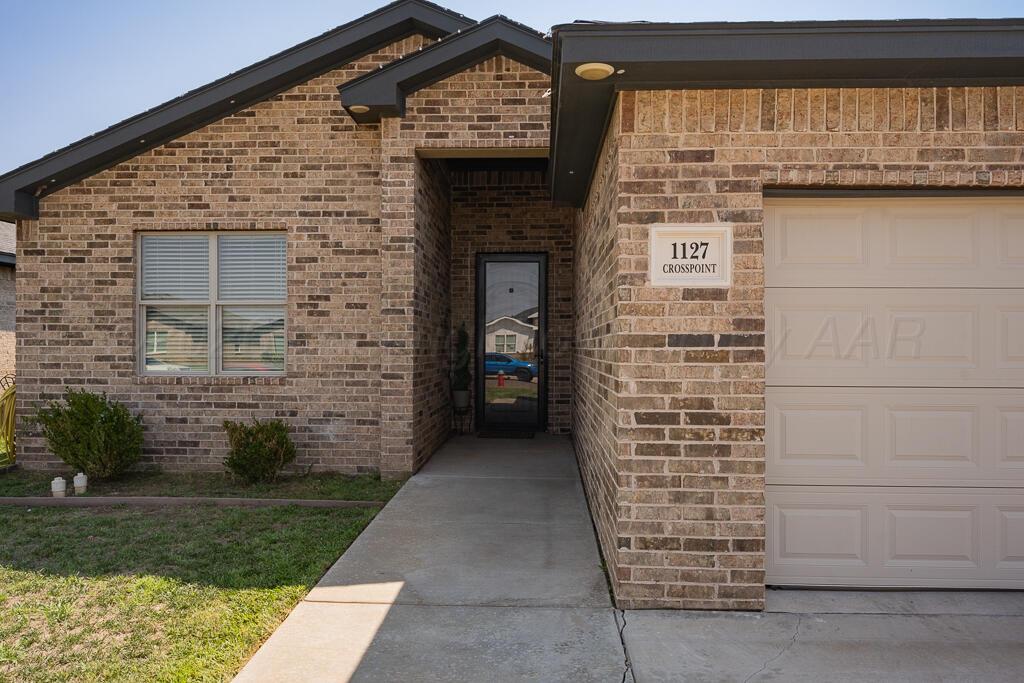 1127 Crosspoint Property Photo 4
