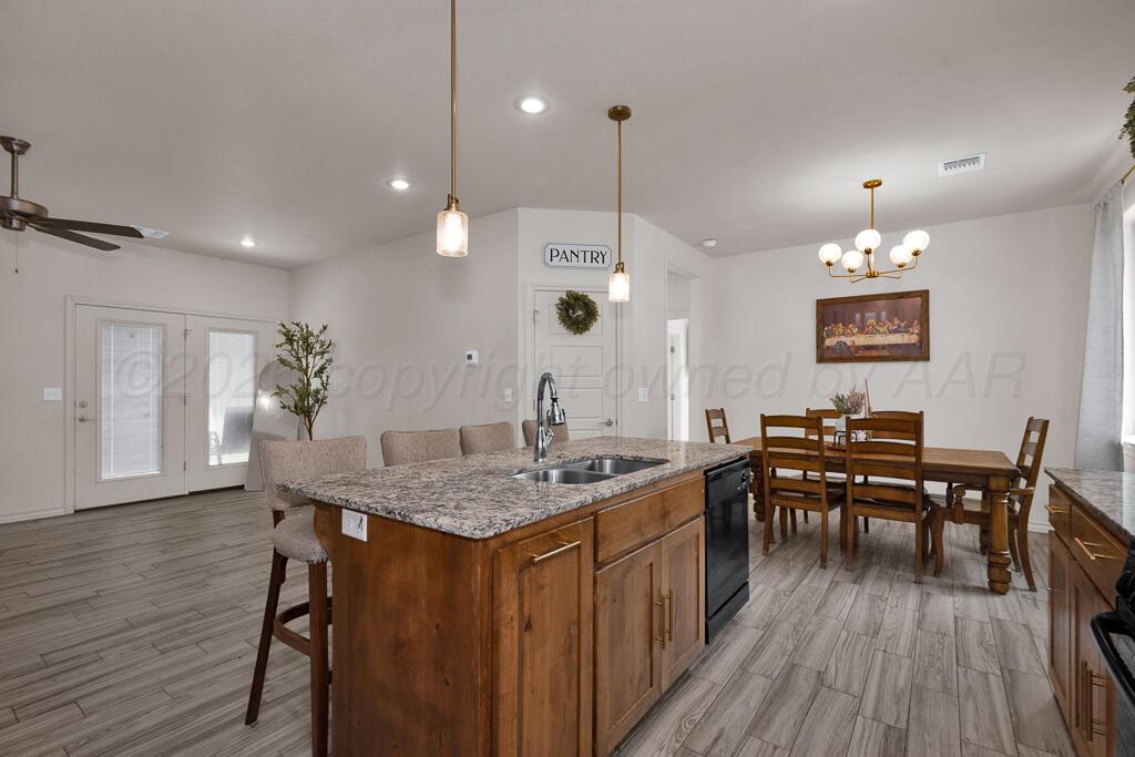 1127 Crosspoint Property Photo 9