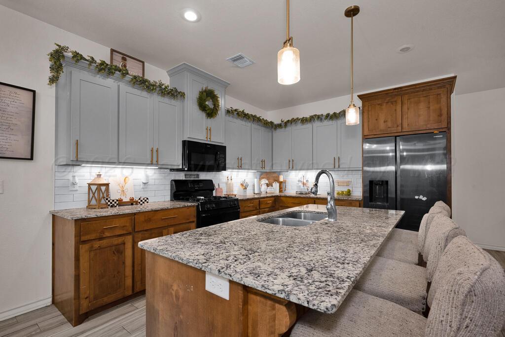 1127 Crosspoint Property Photo 10