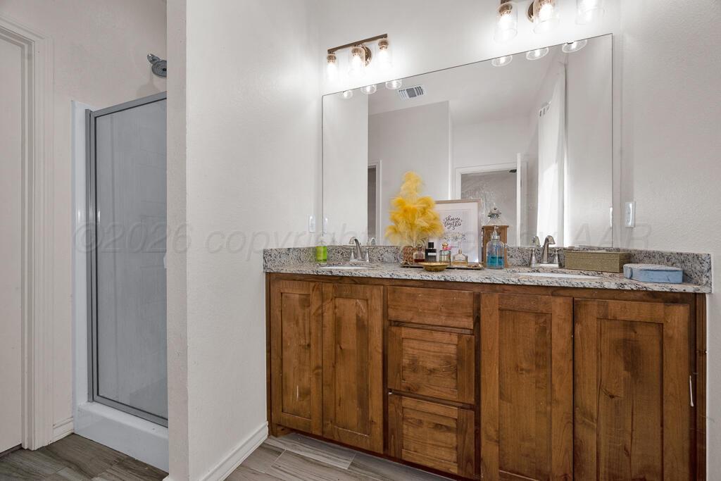 1127 Crosspoint Property Photo 14