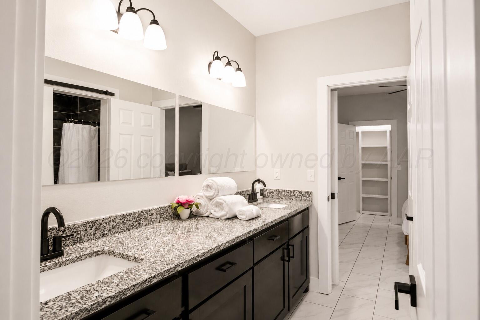 1503 N Main Street Property Photo 4
