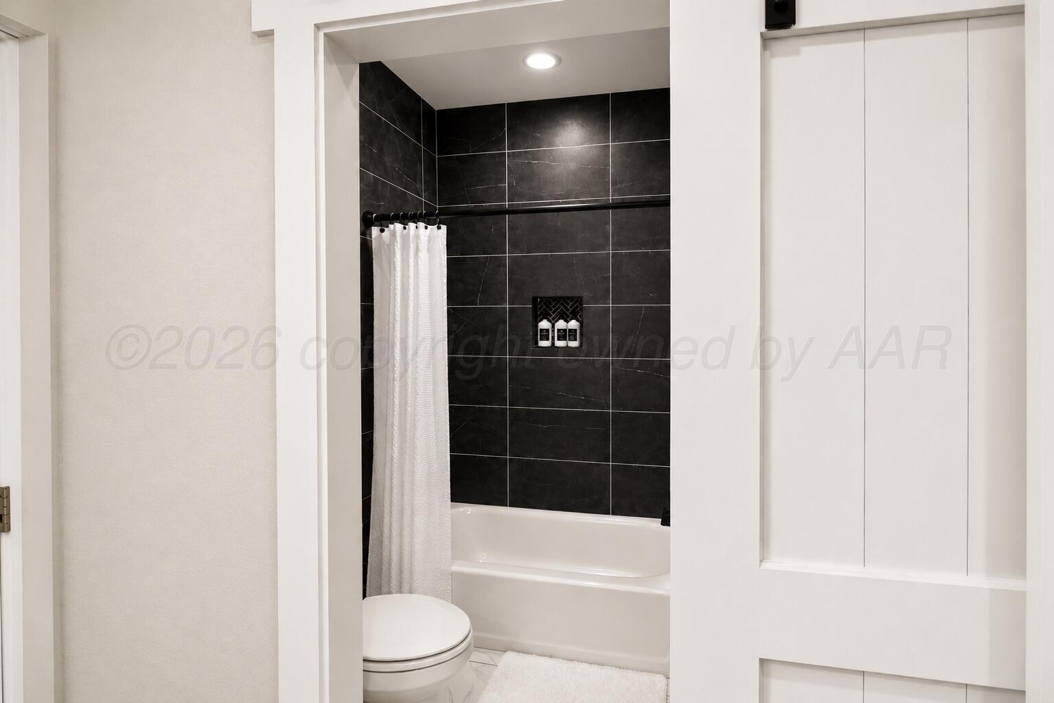 1503 N Main Street Property Photo 5