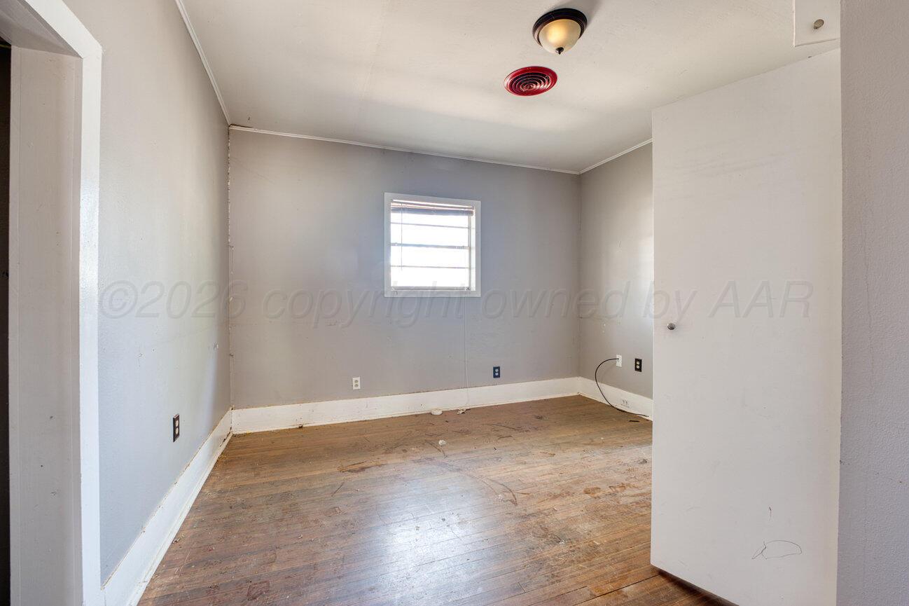 1814 3rd Avenue Property Photo 7