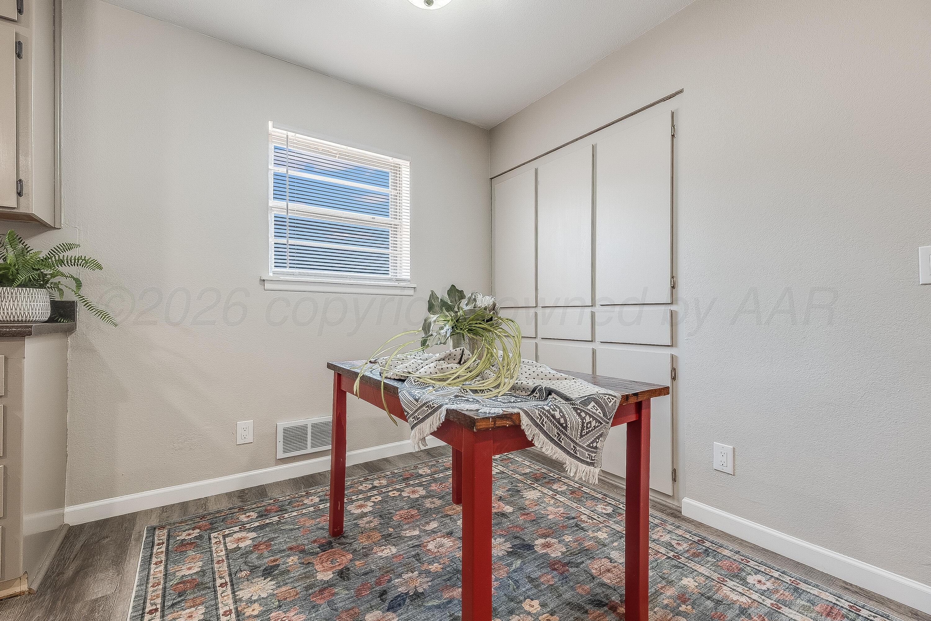 921 Mills Avenue Property Photo 10