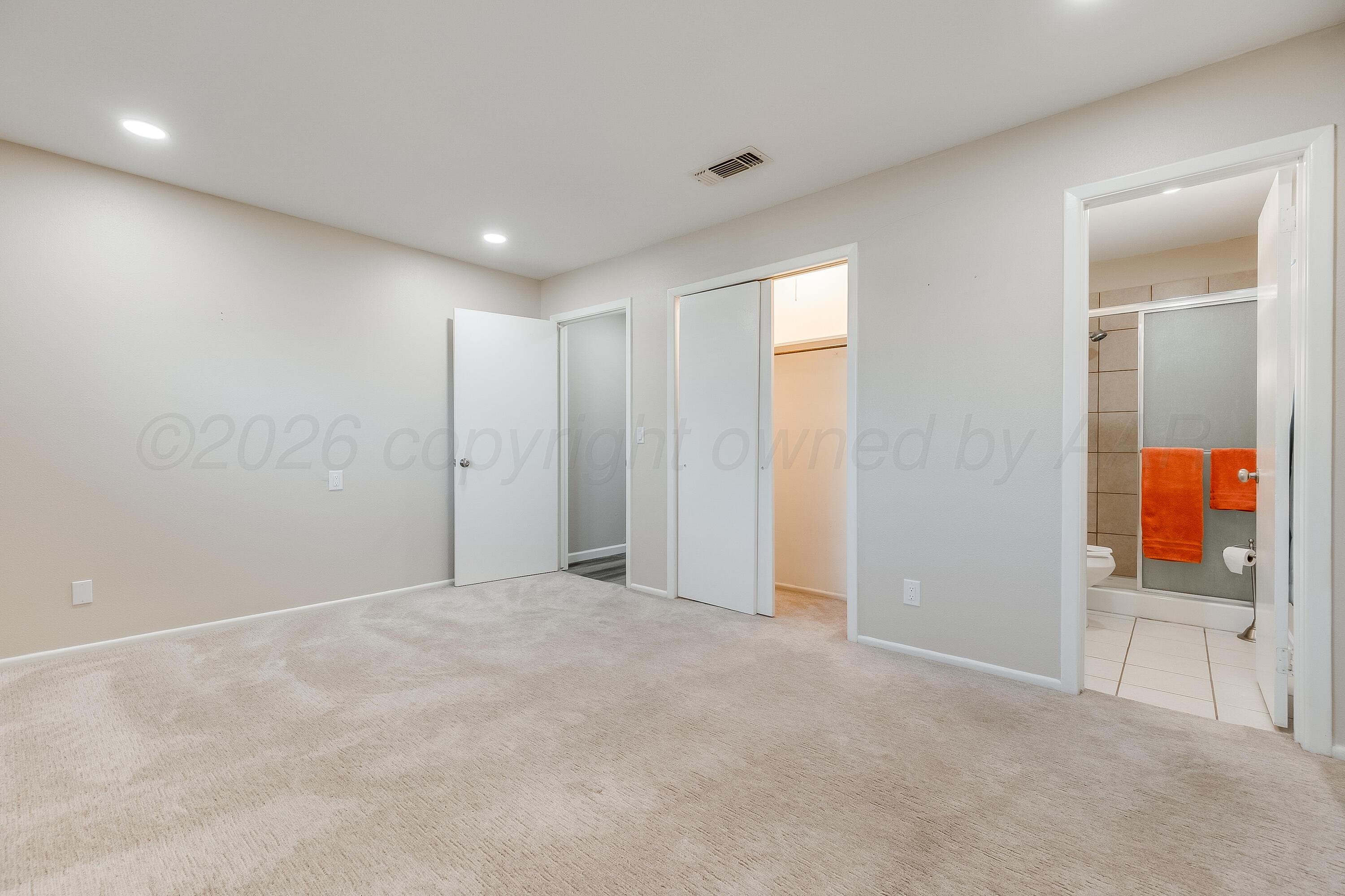 921 Mills Avenue Property Photo 13
