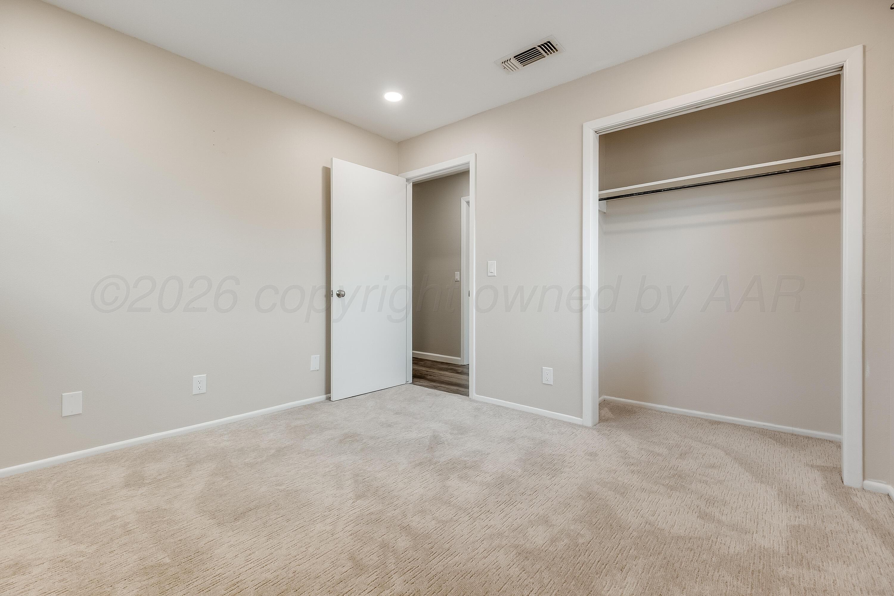 921 Mills Avenue Property Photo 16