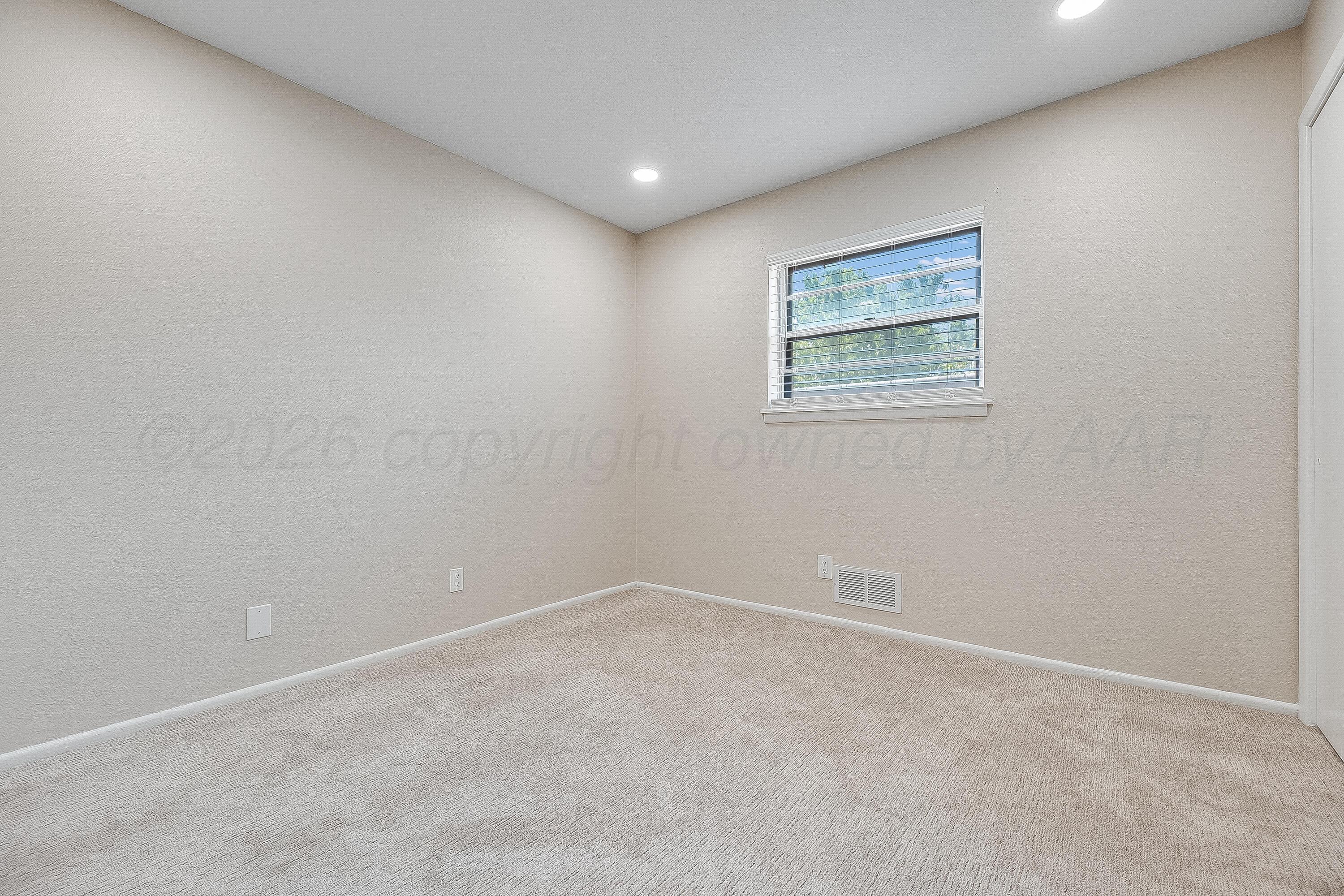 921 Mills Avenue Property Photo 18