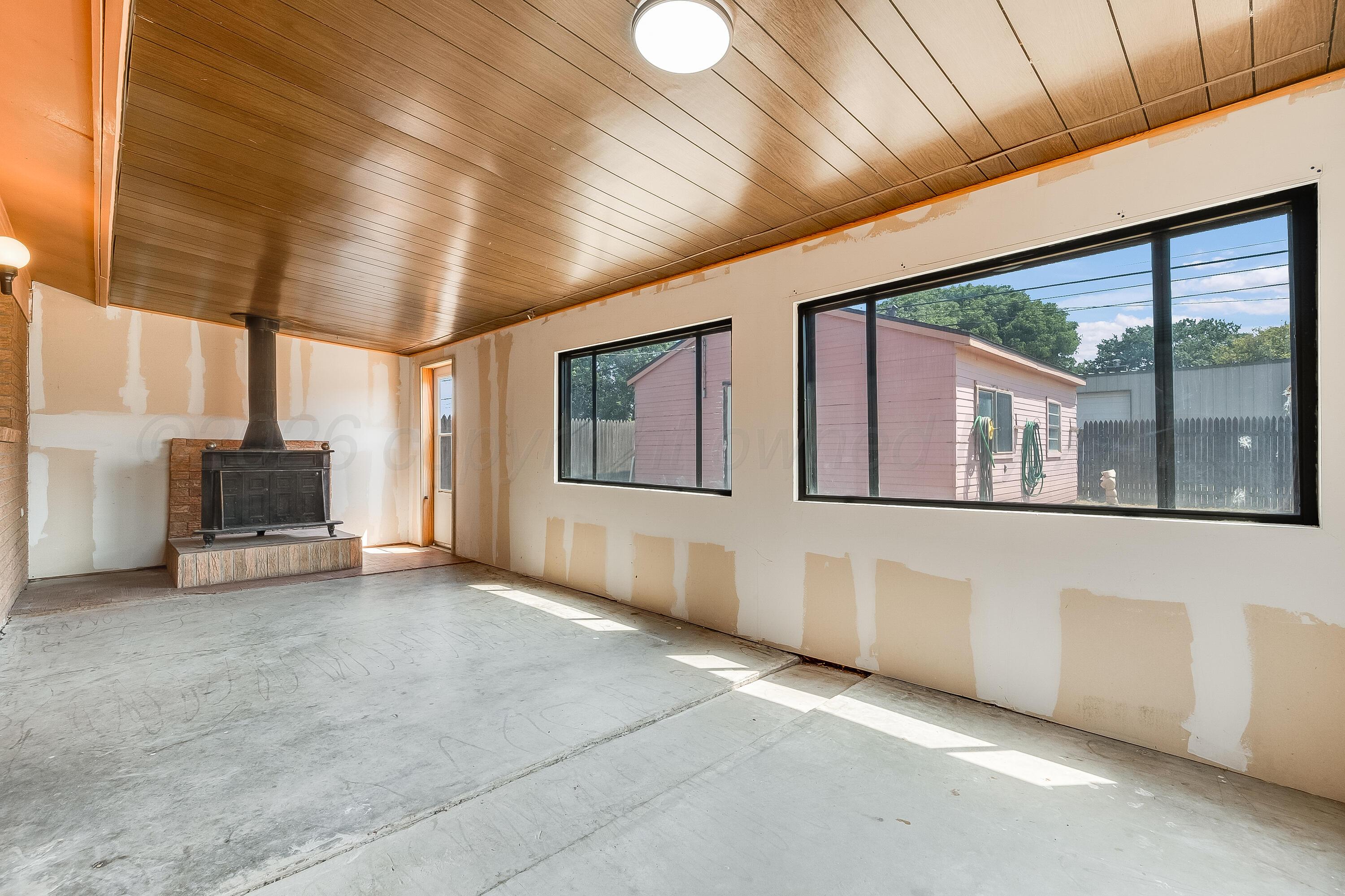 921 Mills Avenue Property Photo 23