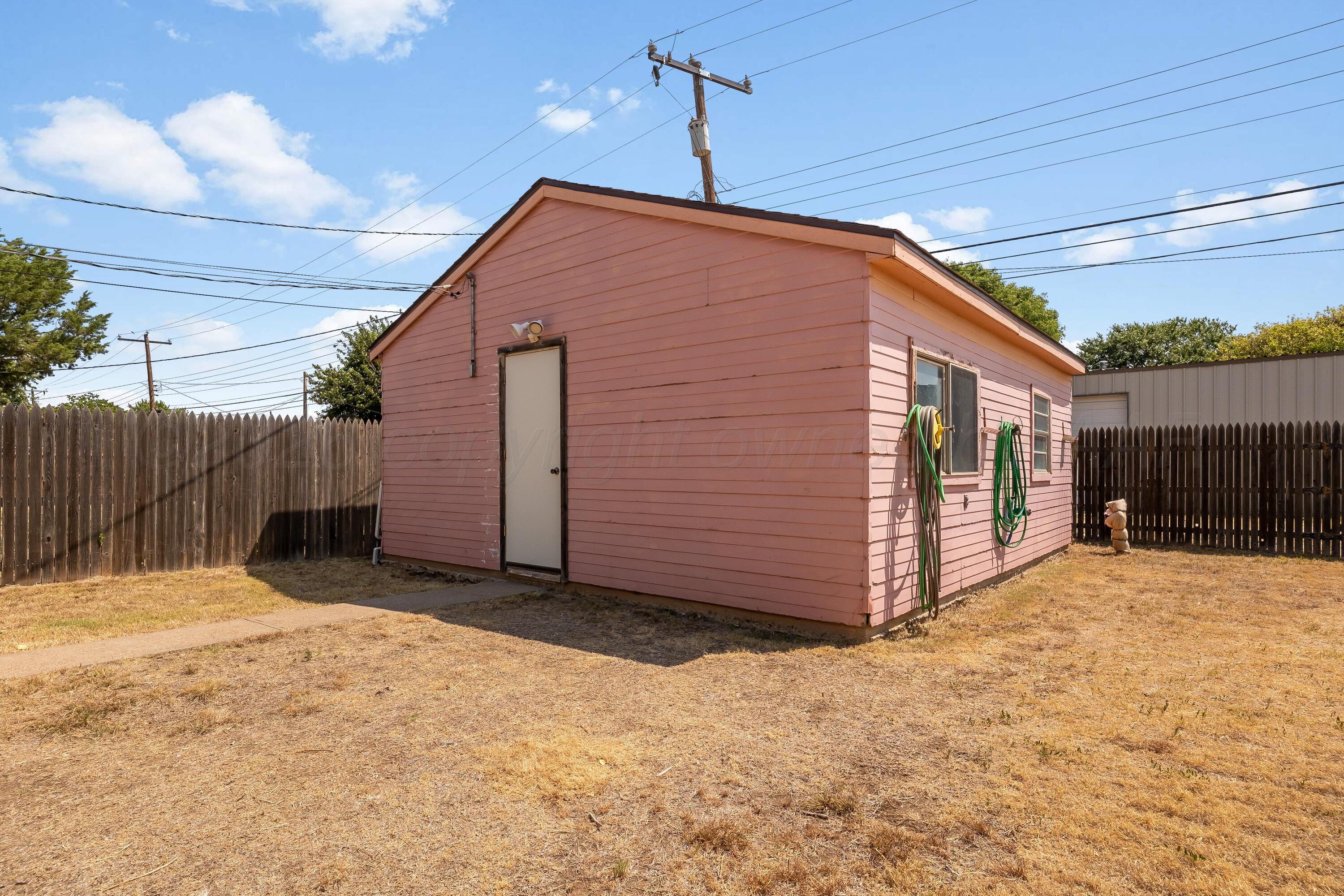 921 Mills Avenue Property Photo 26
