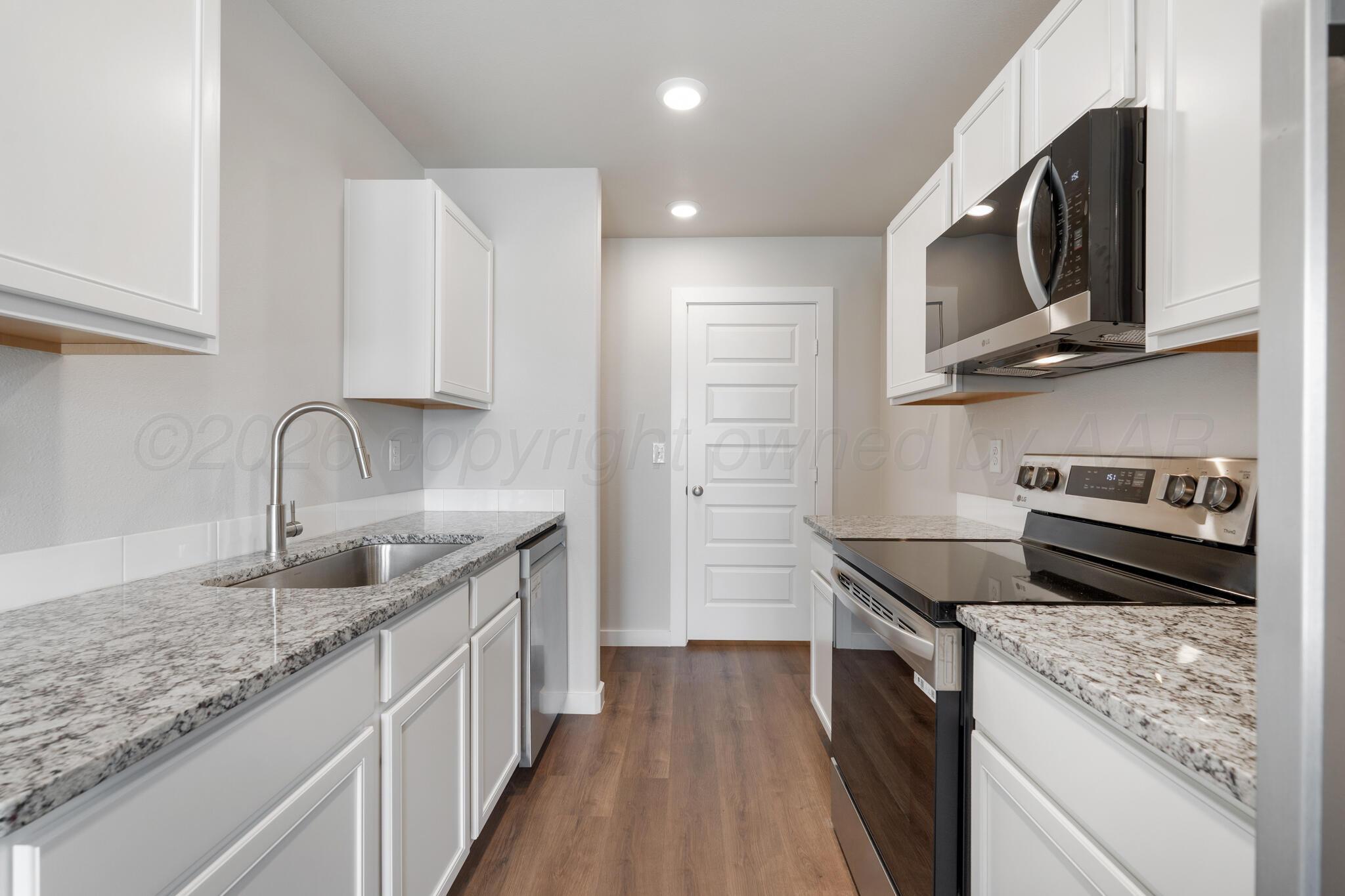 6403 Blueberry Way Property Photo 11